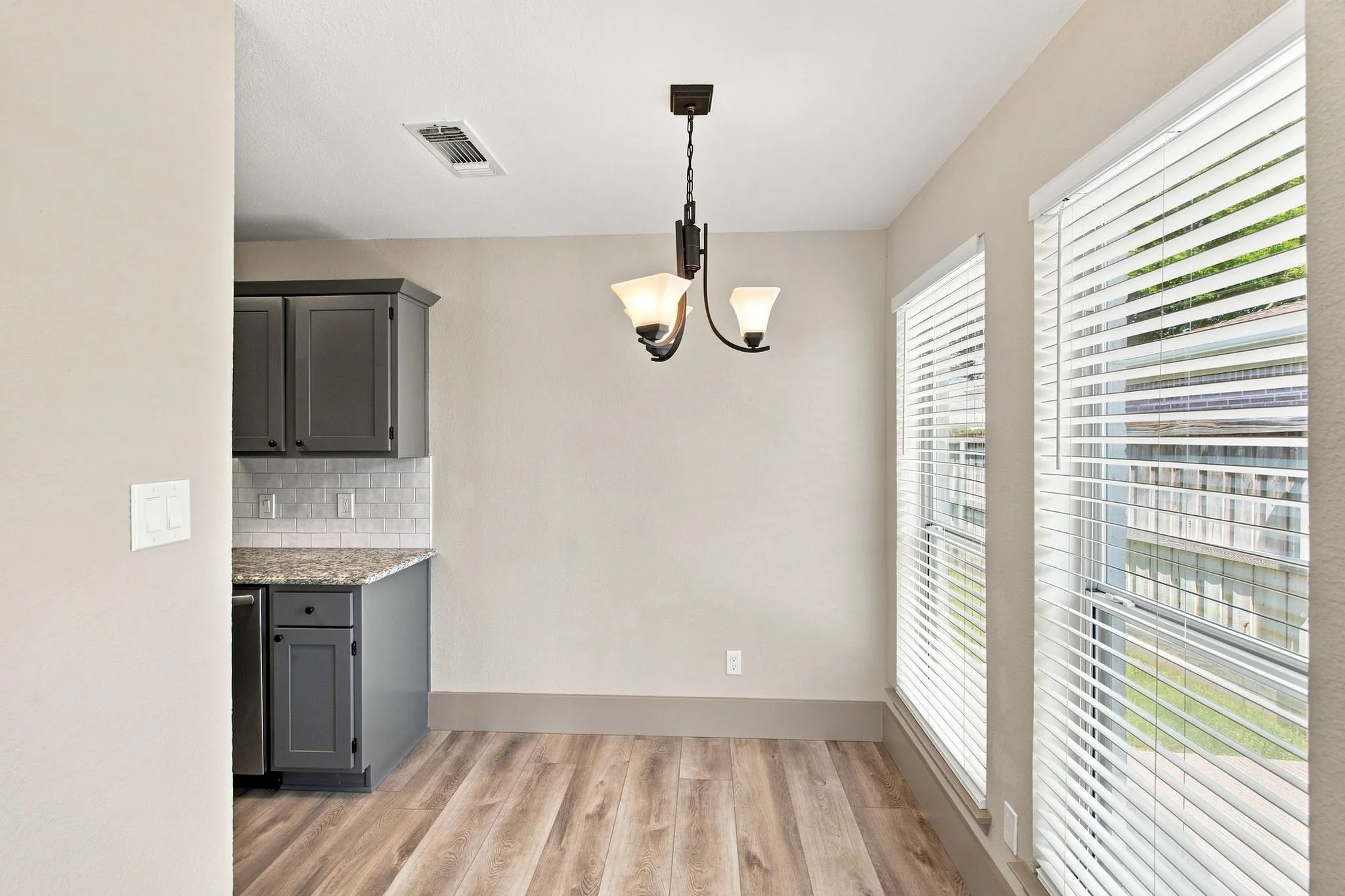 Single Family Residence For Sale in Tarrant County , 2063 Palomino Trail, Keller, Texas 76248, 3 Bedroom, 2 Bathroom, 2 Garage spaces, 1,191 Sqft, built in 1991, mls#21361392, Real Estate Agent in Keller, Homes For Sale in Tarrant county, Homes For Sale in Keller, Realtor in Keller Texas, Real Estate Brokerage Independent Realty Texas, Luminita Cordes Realtor