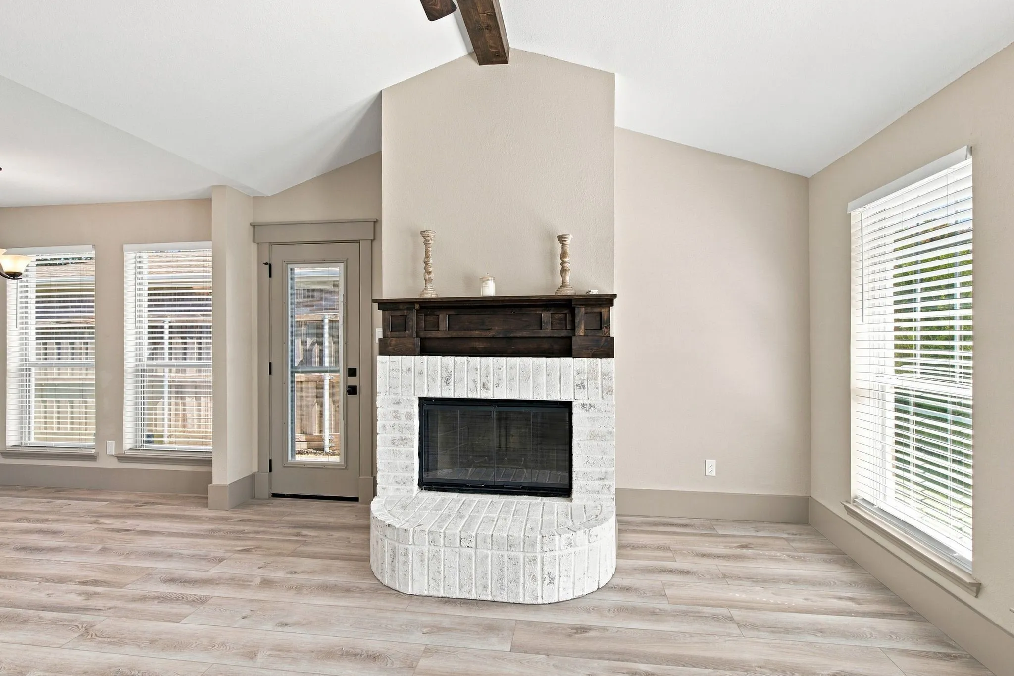 Single Family Residence For Sale in Tarrant County , 2063 Palomino Trail, Keller, Texas 76248, 3 Bedroom, 2 Bathroom, 2 Garage spaces, 1,191 Sqft, built in 1991, mls#21361392, Real Estate Agent in Keller, Homes For Sale in Tarrant county, Homes For Sale in Keller, Realtor in Keller Texas, Real Estate Brokerage Independent Realty Texas, Luminita Cordes Realtor