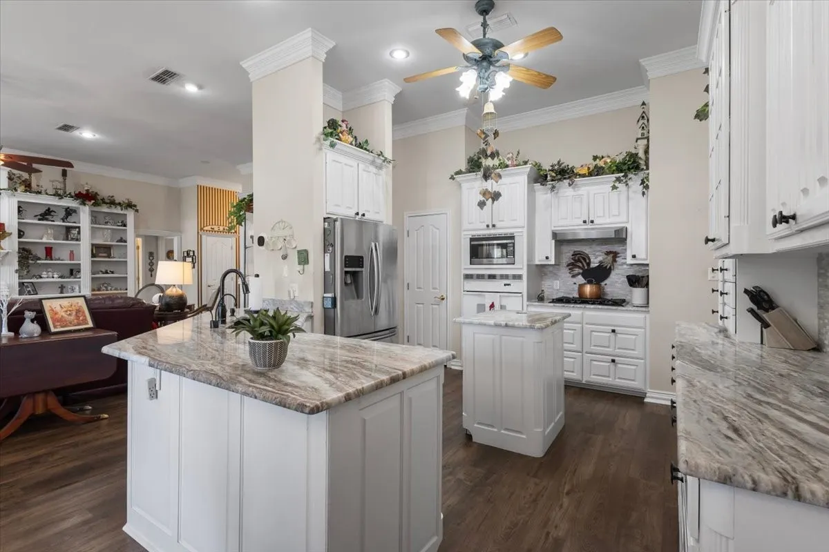 Farm For Sale in Cherokee County , 2096 County Road 3432, Bullard, Texas 75757, 3 Bedroom, 3 Bathroom, 3 Garage spaces, 4,100 Sqft, built in 1998, Price $949,500, mls#21362780, Real Estate Agent in Bullard, Homes For Sale in Cherokee county, Homes For Sale in Bullard, Realtor in Bullard Texas, Real Estate Brokerage Independent Realty Texas, Luminita Cordes Realtor