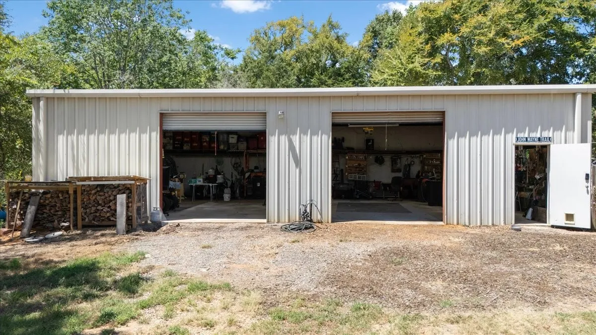 Farm For Sale in Cherokee County , 2096 County Road 3432, Bullard, Texas 75757, 3 Bedroom, 3 Bathroom, 3 Garage spaces, 4,100 Sqft, built in 1998, Price $949,500, mls#21362780, Real Estate Agent in Bullard, Homes For Sale in Cherokee county, Homes For Sale in Bullard, Realtor in Bullard Texas, Real Estate Brokerage Independent Realty Texas, Luminita Cordes Realtor