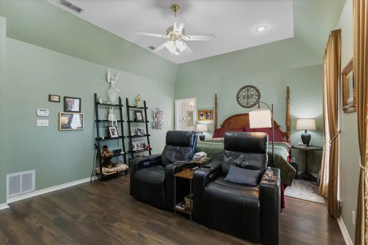 Farm For Sale in Cherokee County , 2096 County Road 3432, Bullard, Texas 75757, 3 Bedroom, 3 Bathroom, 3 Garage spaces, 4,100 Sqft, built in 1998, Price $949,500, mls#21362780, Real Estate Agent in Bullard, Homes For Sale in Cherokee county, Homes For Sale in Bullard, Realtor in Bullard Texas, Real Estate Brokerage Independent Realty Texas, Luminita Cordes Realtor