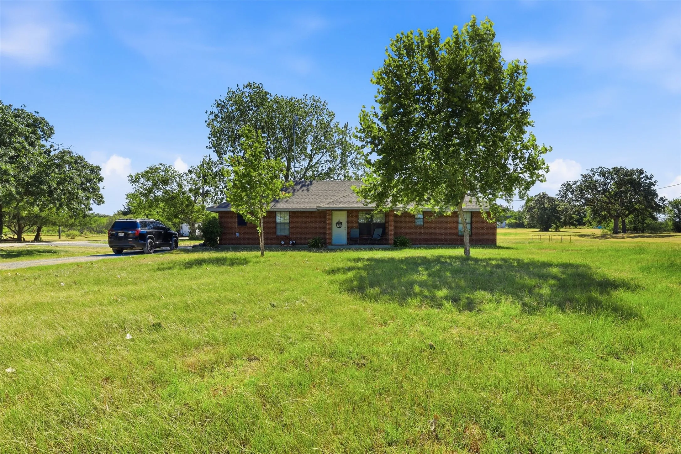 Single Family Residence For Sale in Johnson County , 1141 County Road 426, Cleburne, Texas 76031, 3 Bedroom, 2 Bathroom, 2 Garage spaces, 1,409 Sqft, built in 1972, Price $949,000, mls#21362786, Real Estate Agent in Cleburne, Homes For Sale in Johnson county, Homes For Sale in Cleburne, Realtor in Cleburne Texas, Real Estate Brokerage Independent Realty Texas, Luminita Cordes Realtor