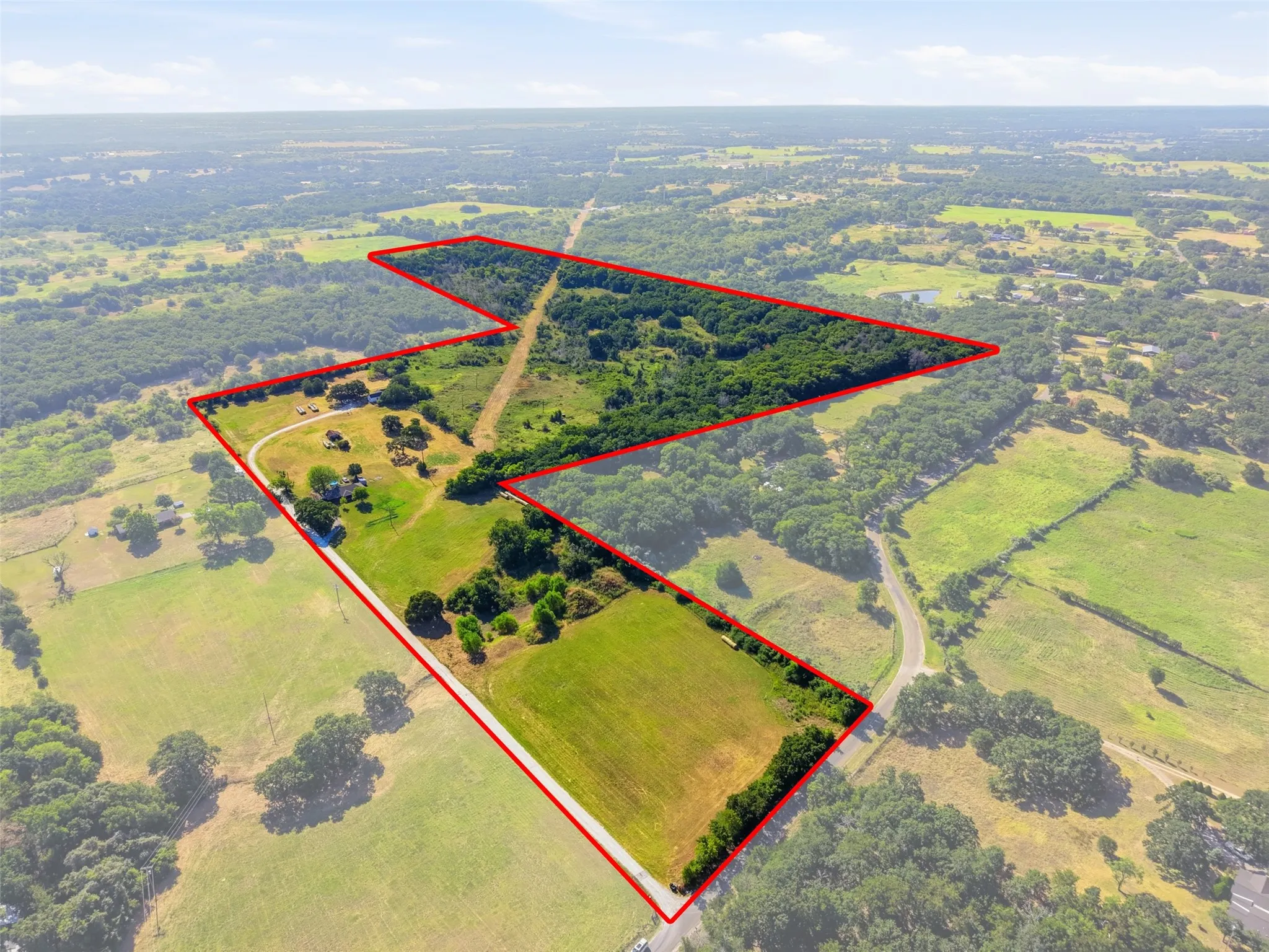 Single Family Residence For Sale in Johnson County , 1141 County Road 426, Cleburne, Texas 76031, 3 Bedroom, 2 Bathroom, 2 Garage spaces, 1,409 Sqft, built in 1972, Price $949,000, mls#21362786, Real Estate Agent in Cleburne, Homes For Sale in Johnson county, Homes For Sale in Cleburne, Realtor in Cleburne Texas, Real Estate Brokerage Independent Realty Texas, Luminita Cordes Realtor