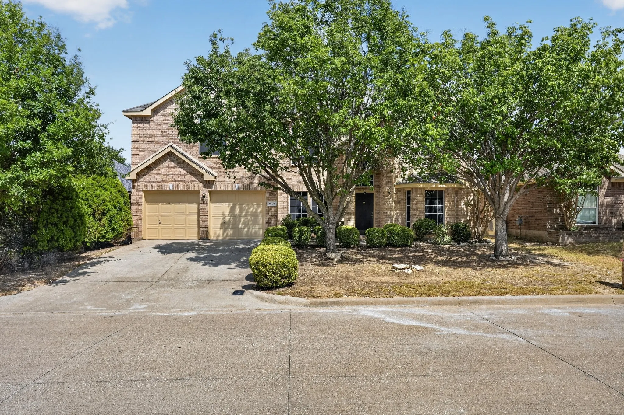 Single Family Residence For Sale in Tarrant County , 7405 Sweet Meadows Drive, Fort Worth, Texas 76123, 5 Bedroom, 4 Bathroom, 2 Garage spaces, 3,506 Sqft, built in 2001, mls#21362740, Real Estate Agent in Fort Worth, Homes For Sale in Tarrant county, Homes For Sale in Fort Worth, Realtor in Fort Worth Texas, Real Estate Brokerage Independent Realty Texas, Luminita Cordes Realtor