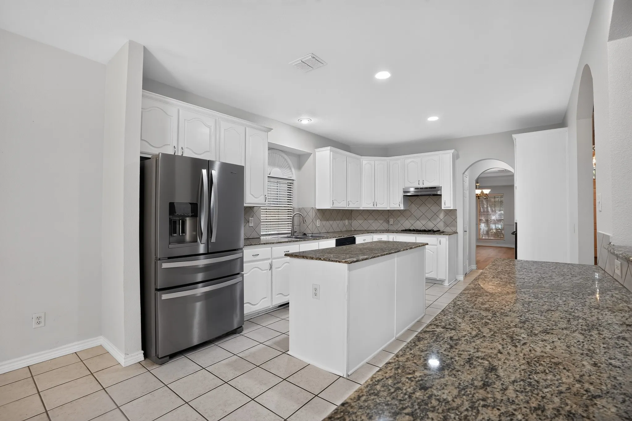 Single Family Residence For Sale in Tarrant County , 7405 Sweet Meadows Drive, Fort Worth, Texas 76123, 5 Bedroom, 4 Bathroom, 2 Garage spaces, 3,506 Sqft, built in 2001, mls#21362740, Real Estate Agent in Fort Worth, Homes For Sale in Tarrant county, Homes For Sale in Fort Worth, Realtor in Fort Worth Texas, Real Estate Brokerage Independent Realty Texas, Luminita Cordes Realtor