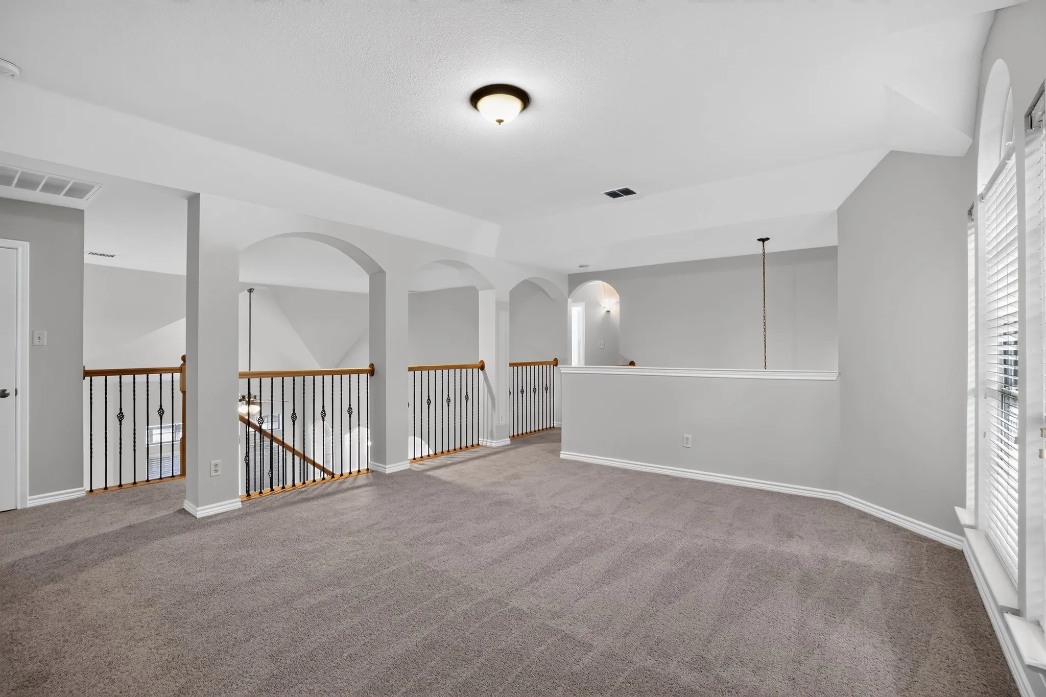 Single Family Residence For Sale in Tarrant County , 7405 Sweet Meadows Drive, Fort Worth, Texas 76123, 5 Bedroom, 4 Bathroom, 2 Garage spaces, 3,506 Sqft, built in 2001, mls#21362740, Real Estate Agent in Fort Worth, Homes For Sale in Tarrant county, Homes For Sale in Fort Worth, Realtor in Fort Worth Texas, Real Estate Brokerage Independent Realty Texas, Luminita Cordes Realtor