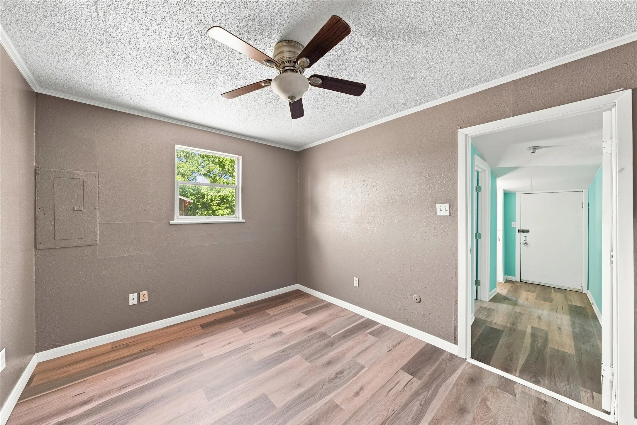 Single Family Residence For Sale in Mc Lennan County , 1818 WILLIS Lane, Bellmead, Texas 76704, 2 Bedroom, 2 Bathroom, Garage spaces, 1,200 Sqft, built in 1983, Price $160,000, mls#21362746, Real Estate Agent in Bellmead, Homes For Sale in Mc Lennan county, Homes For Sale in Bellmead, Realtor in Bellmead Texas, Real Estate Brokerage Independent Realty Texas, Luminita Cordes Realtor