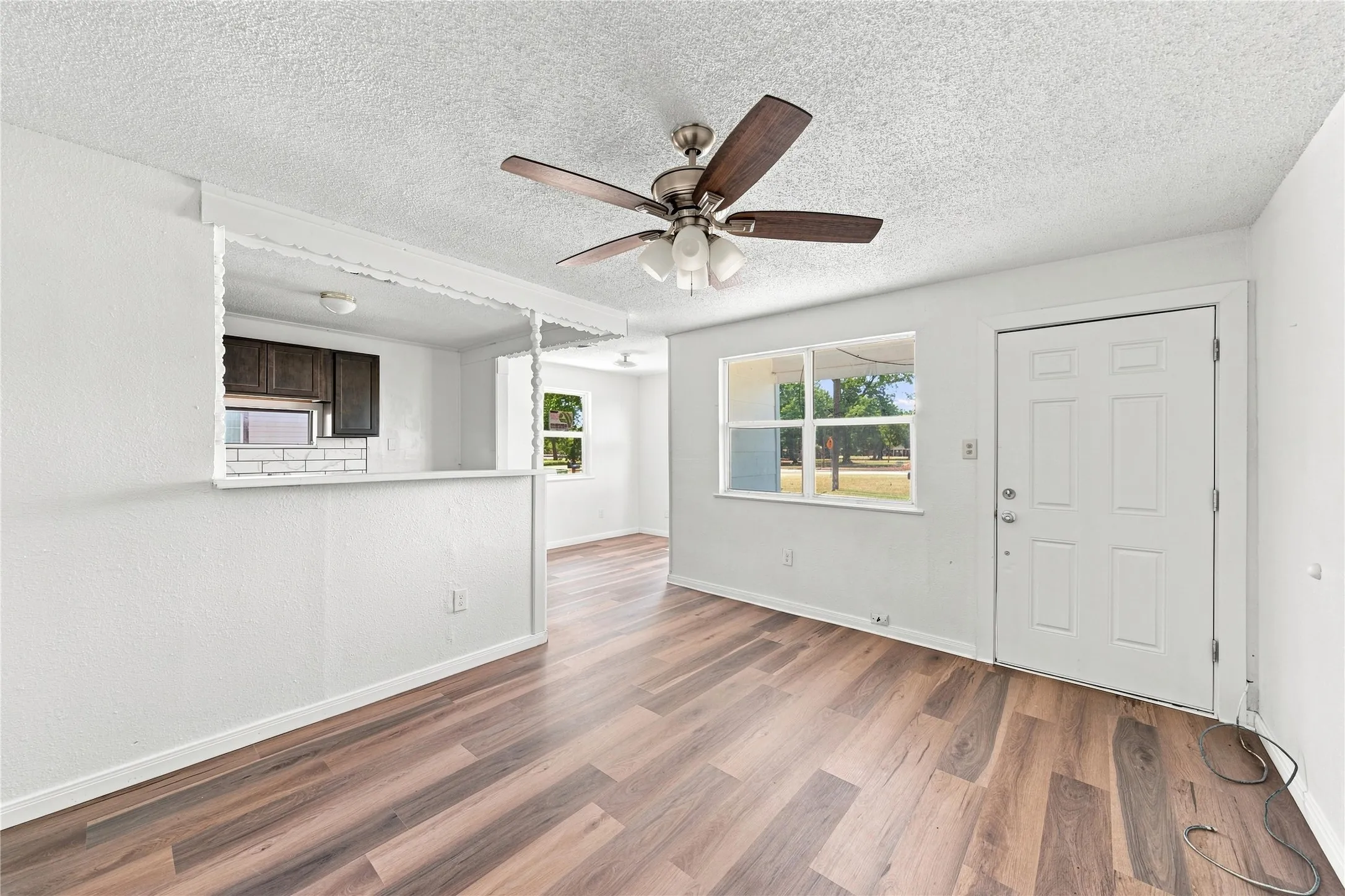 Single Family Residence For Sale in Mc Lennan County , 1818 WILLIS Lane, Bellmead, Texas 76704, 2 Bedroom, 2 Bathroom, Garage spaces, 1,200 Sqft, built in 1983, Price $160,000, mls#21362746, Real Estate Agent in Bellmead, Homes For Sale in Mc Lennan county, Homes For Sale in Bellmead, Realtor in Bellmead Texas, Real Estate Brokerage Independent Realty Texas, Luminita Cordes Realtor