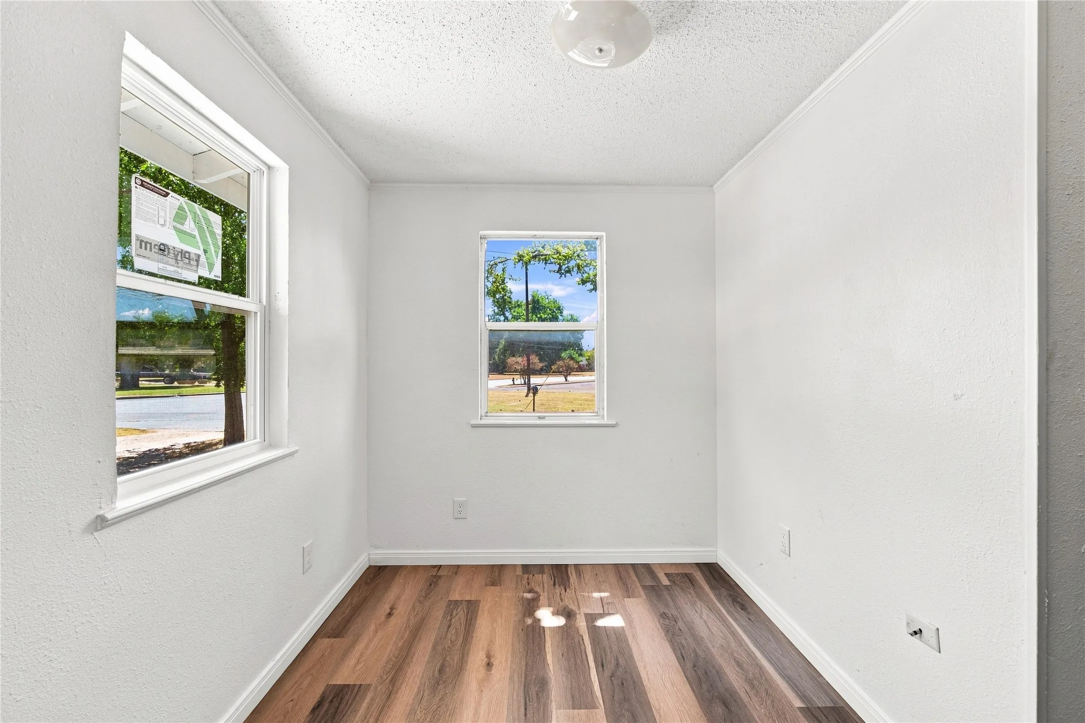 Single Family Residence For Sale in Mc Lennan County , 1818 WILLIS Lane, Bellmead, Texas 76704, 2 Bedroom, 2 Bathroom, Garage spaces, 1,200 Sqft, built in 1983, Price $160,000, mls#21362746, Real Estate Agent in Bellmead, Homes For Sale in Mc Lennan county, Homes For Sale in Bellmead, Realtor in Bellmead Texas, Real Estate Brokerage Independent Realty Texas, Luminita Cordes Realtor