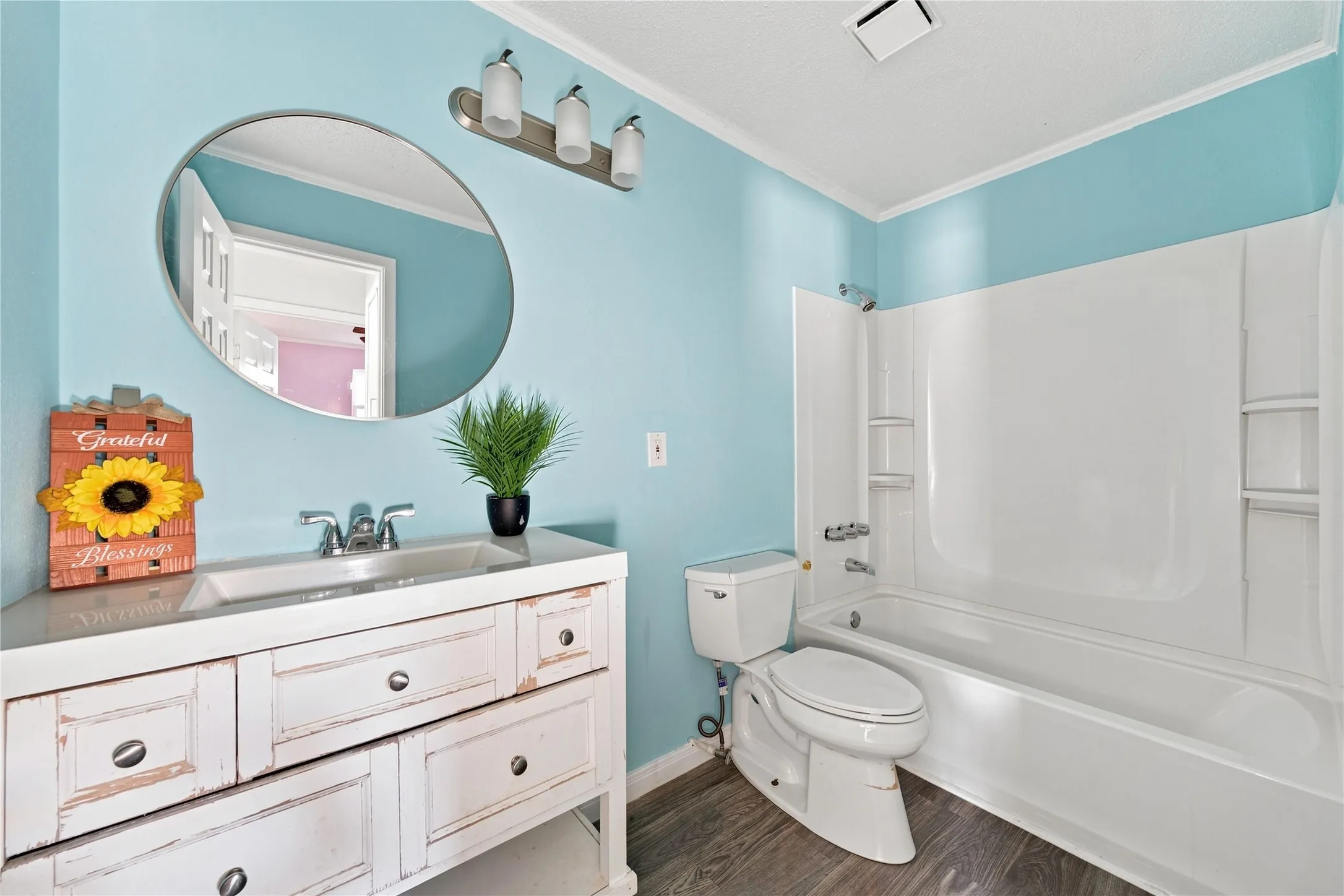 Single Family Residence For Sale in Mc Lennan County , 1818 WILLIS Lane, Bellmead, Texas 76704, 2 Bedroom, 2 Bathroom, Garage spaces, 1,200 Sqft, built in 1983, Price $160,000, mls#21362746, Real Estate Agent in Bellmead, Homes For Sale in Mc Lennan county, Homes For Sale in Bellmead, Realtor in Bellmead Texas, Real Estate Brokerage Independent Realty Texas, Luminita Cordes Realtor