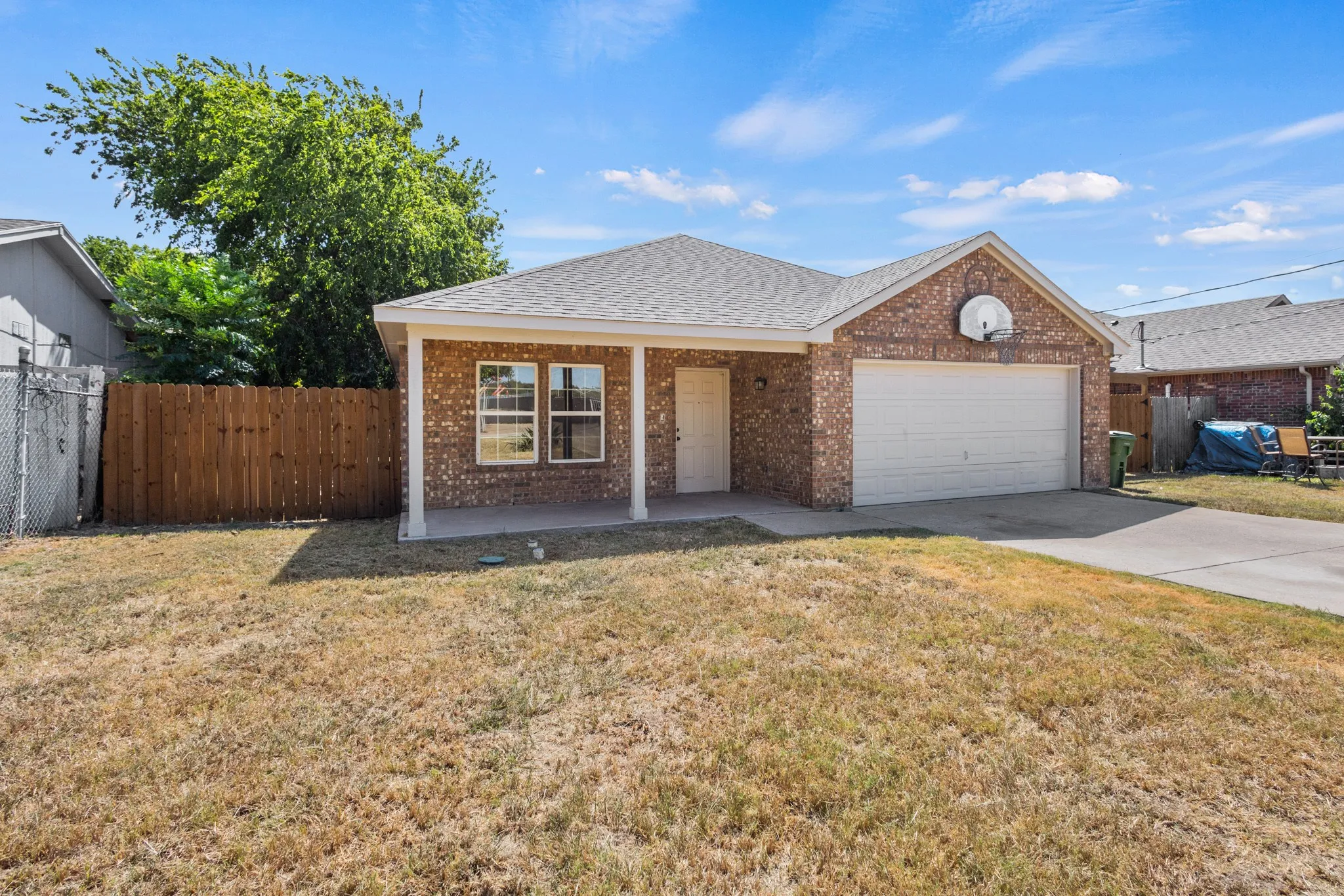 Single Family Residence For Sale in Dallas County , 4920 S Peachtree Road, Balch Springs, Texas 75180, 4 Bedroom, 2 Bathroom, 2 Garage spaces, 1,546 Sqft, built in 2017, mls#21362794, Real Estate Agent in Balch Springs, Homes For Sale in Dallas county, Homes For Sale in Balch Springs, Realtor in Balch Springs Texas, Real Estate Brokerage Independent Realty Texas, Luminita Cordes Realtor