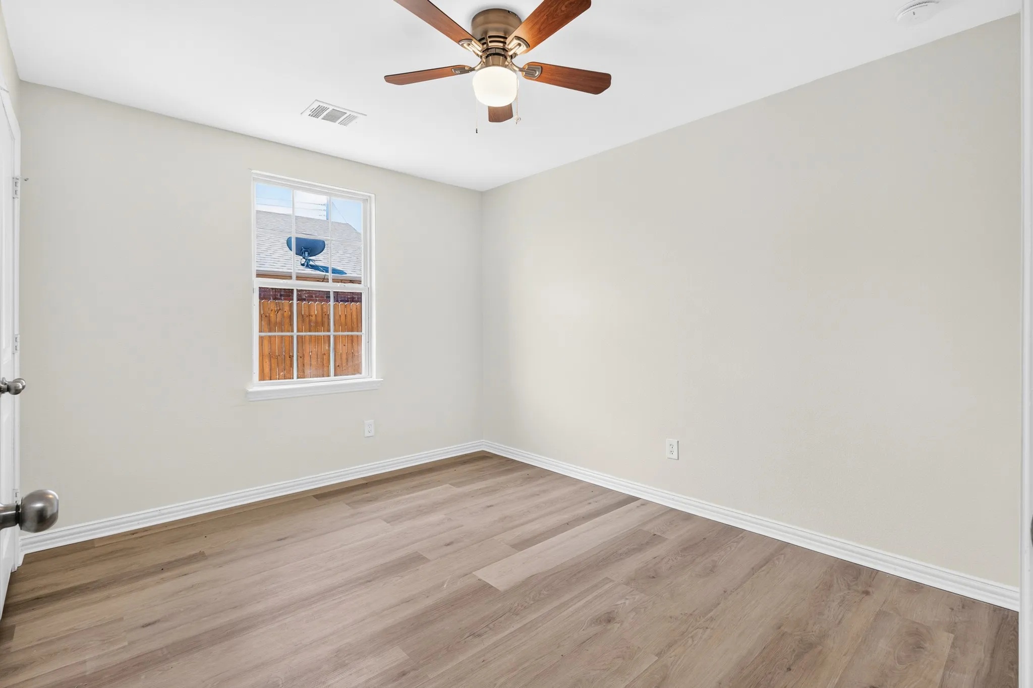Single Family Residence For Sale in Dallas County , 4920 S Peachtree Road, Balch Springs, Texas 75180, 4 Bedroom, 2 Bathroom, 2 Garage spaces, 1,546 Sqft, built in 2017, mls#21362794, Real Estate Agent in Balch Springs, Homes For Sale in Dallas county, Homes For Sale in Balch Springs, Realtor in Balch Springs Texas, Real Estate Brokerage Independent Realty Texas, Luminita Cordes Realtor