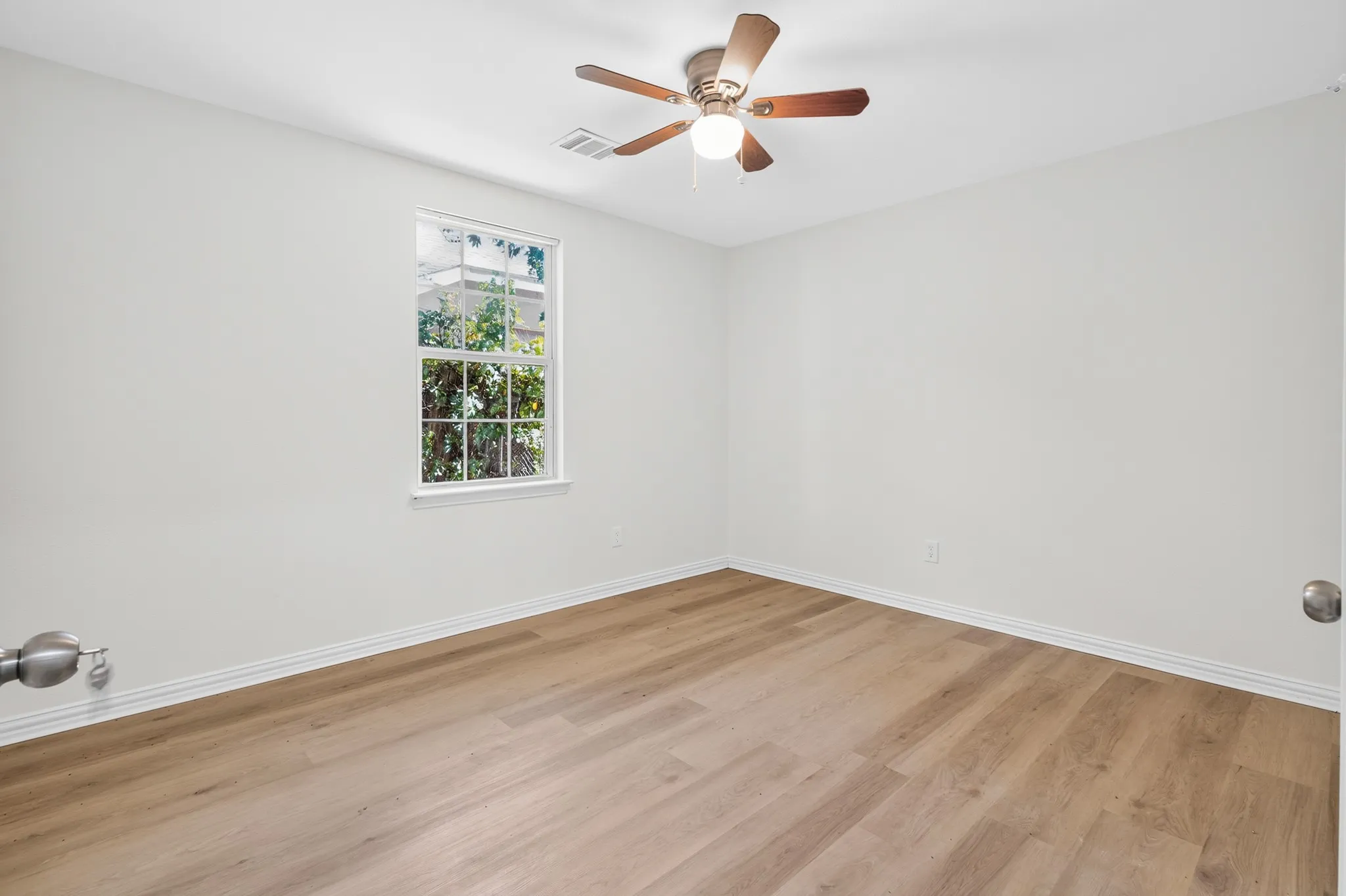 Single Family Residence For Sale in Dallas County , 4920 S Peachtree Road, Balch Springs, Texas 75180, 4 Bedroom, 2 Bathroom, 2 Garage spaces, 1,546 Sqft, built in 2017, mls#21362794, Real Estate Agent in Balch Springs, Homes For Sale in Dallas county, Homes For Sale in Balch Springs, Realtor in Balch Springs Texas, Real Estate Brokerage Independent Realty Texas, Luminita Cordes Realtor