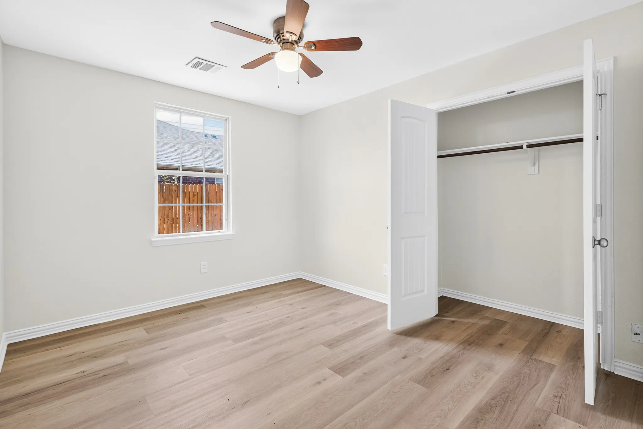 Single Family Residence For Sale in Dallas County , 4920 S Peachtree Road, Balch Springs, Texas 75180, 4 Bedroom, 2 Bathroom, 2 Garage spaces, 1,546 Sqft, built in 2017, mls#21362794, Real Estate Agent in Balch Springs, Homes For Sale in Dallas county, Homes For Sale in Balch Springs, Realtor in Balch Springs Texas, Real Estate Brokerage Independent Realty Texas, Luminita Cordes Realtor