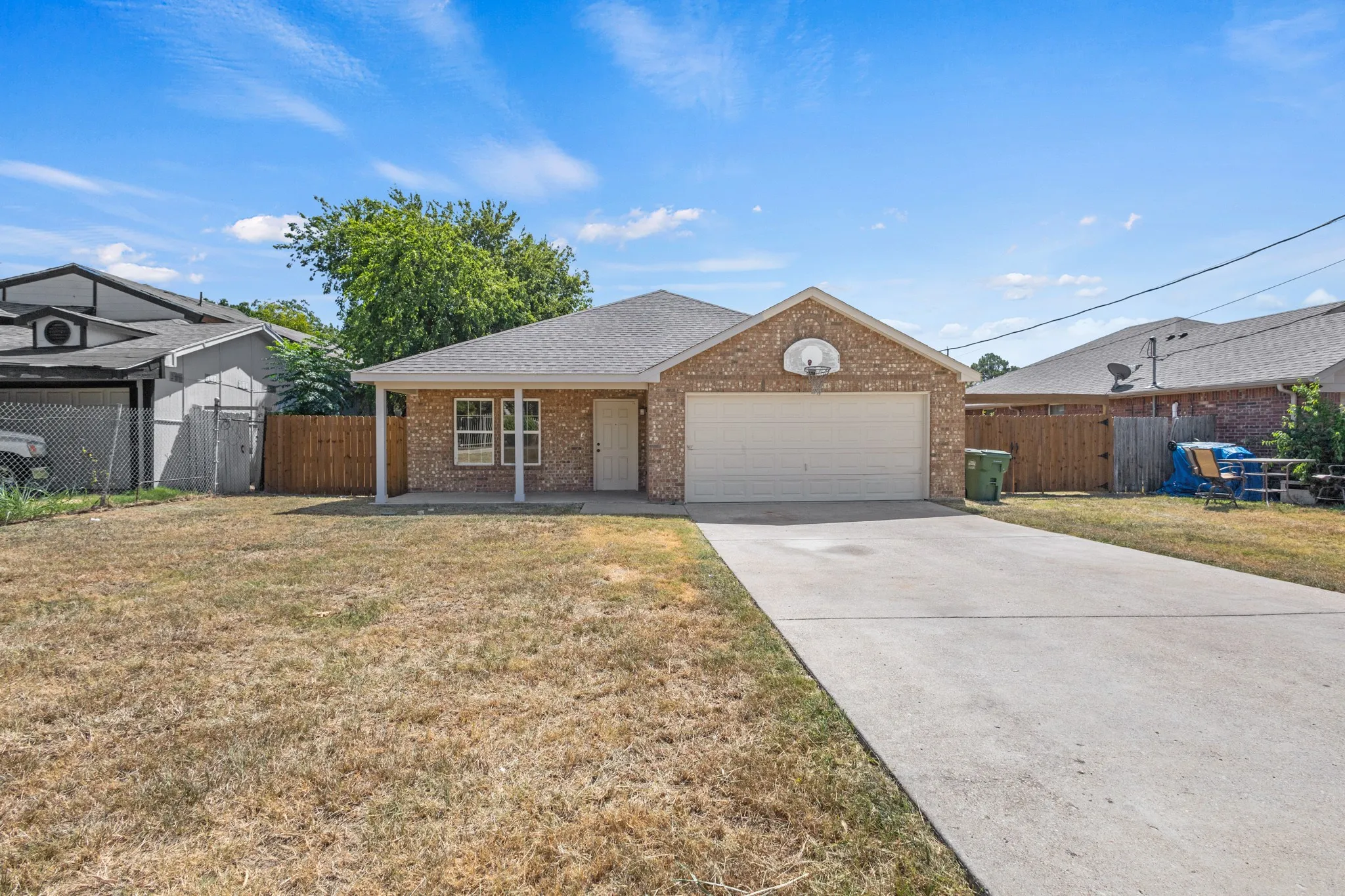 Single Family Residence For Sale in Dallas County , 4920 S Peachtree Road, Balch Springs, Texas 75180, 4 Bedroom, 2 Bathroom, 2 Garage spaces, 1,546 Sqft, built in 2017, mls#21362794, Real Estate Agent in Balch Springs, Homes For Sale in Dallas county, Homes For Sale in Balch Springs, Realtor in Balch Springs Texas, Real Estate Brokerage Independent Realty Texas, Luminita Cordes Realtor