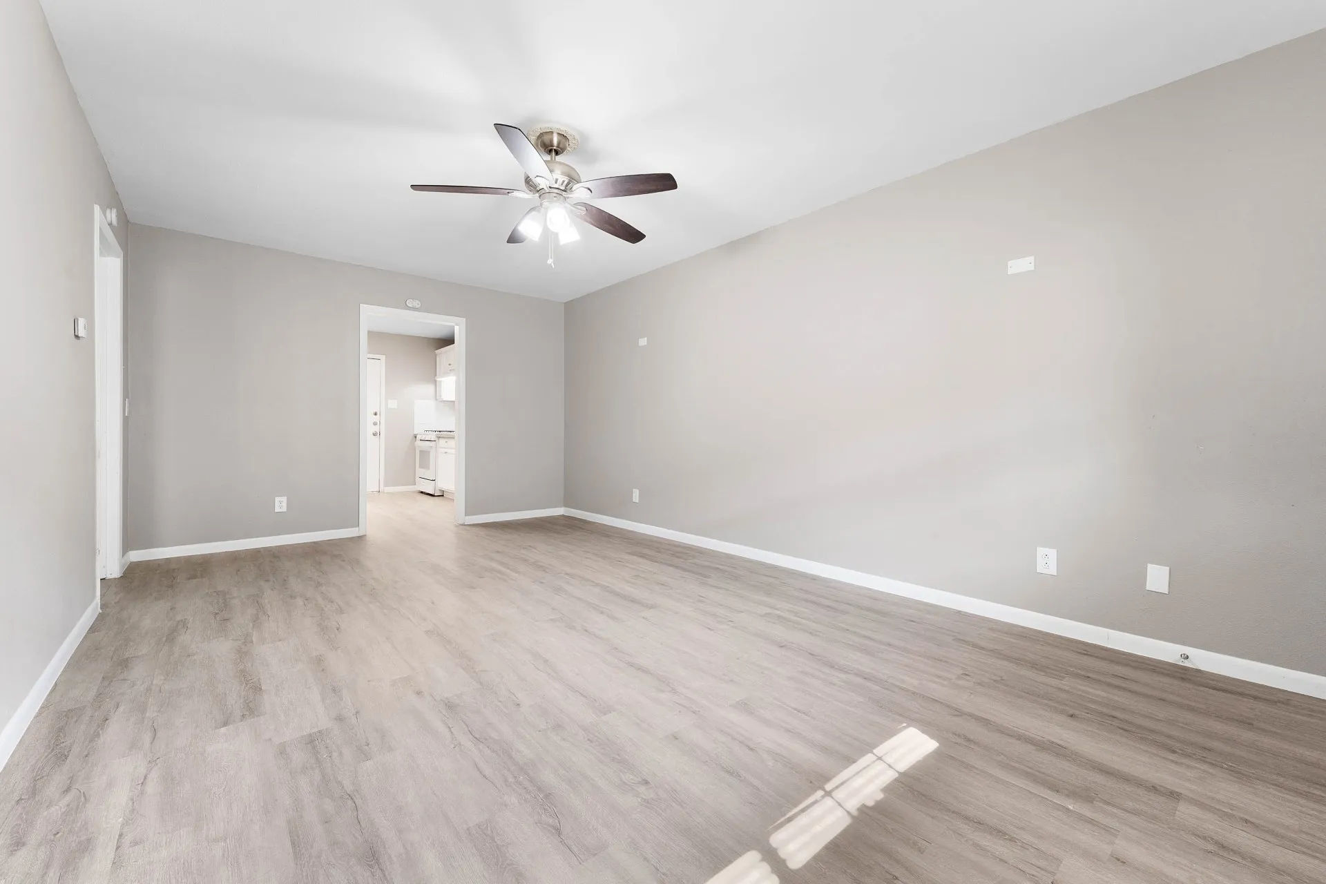 Apartment For Rent in Hunt County , 3430 Sockwell Boulevard 3452, Greenville, Texas 75401, 1 Bedroom, 1 Bathroom, Garage spaces, 780 Sqft, built in 1965, mls#21360147, Real Estate Agent in Greenville, Homes For Rent in Hunt county, Homes For Rent in Greenville, Realtor in Greenville Texas, Real Estate Brokerage Independent Realty Texas, Luminita Cordes Realtor