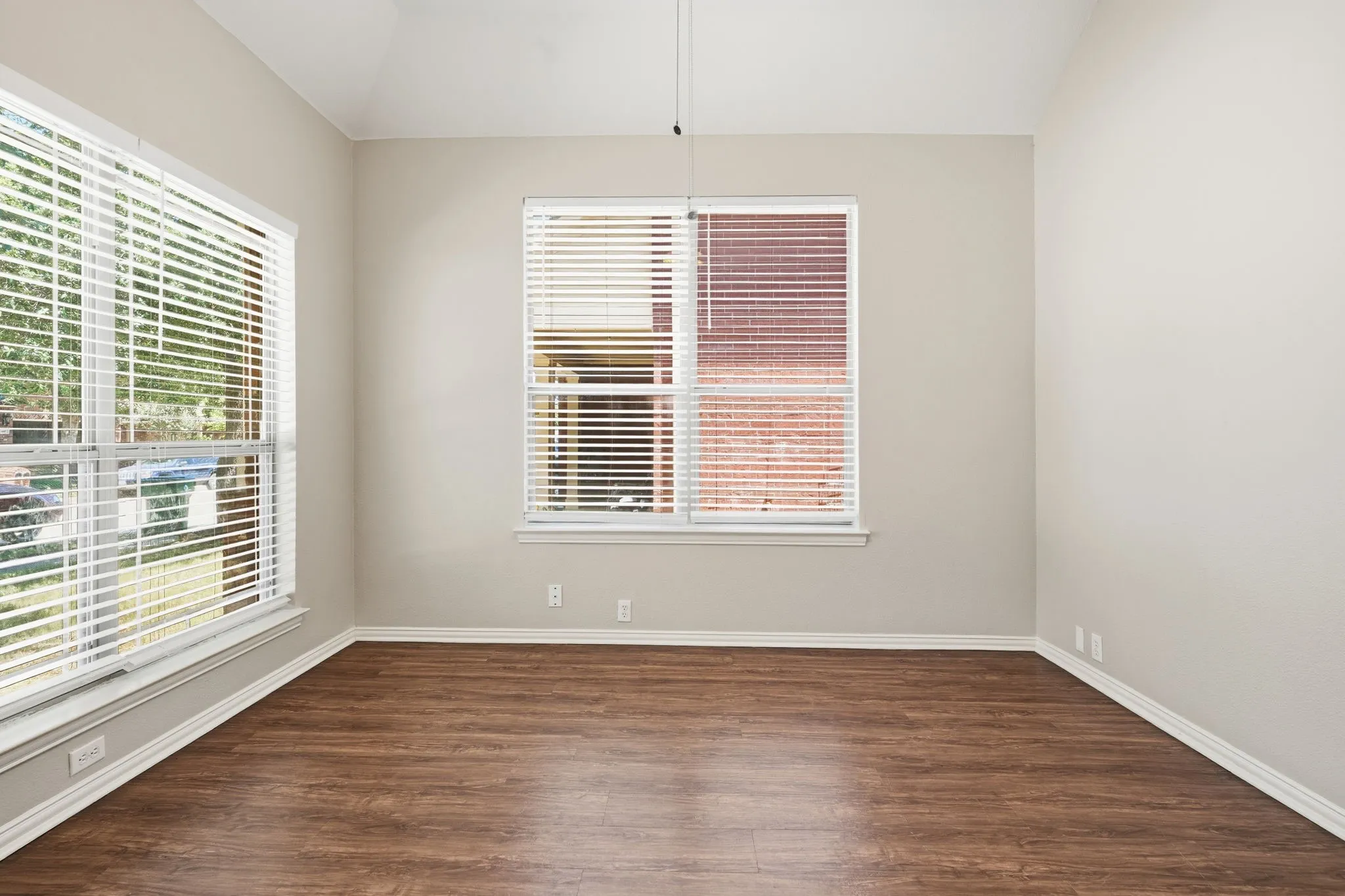 Single Family Residence For Sale in Tarrant County , 636 Brooks Street, Crowley, Texas 76036, 4 Bedroom, 2 Bathroom, 2 Garage spaces, 2,048 Sqft, built in 2006, mls#21359786, Real Estate Agent in Crowley, Homes For Sale in Tarrant county, Homes For Sale in Crowley, Realtor in Crowley Texas, Real Estate Brokerage Independent Realty Texas, Luminita Cordes Realtor