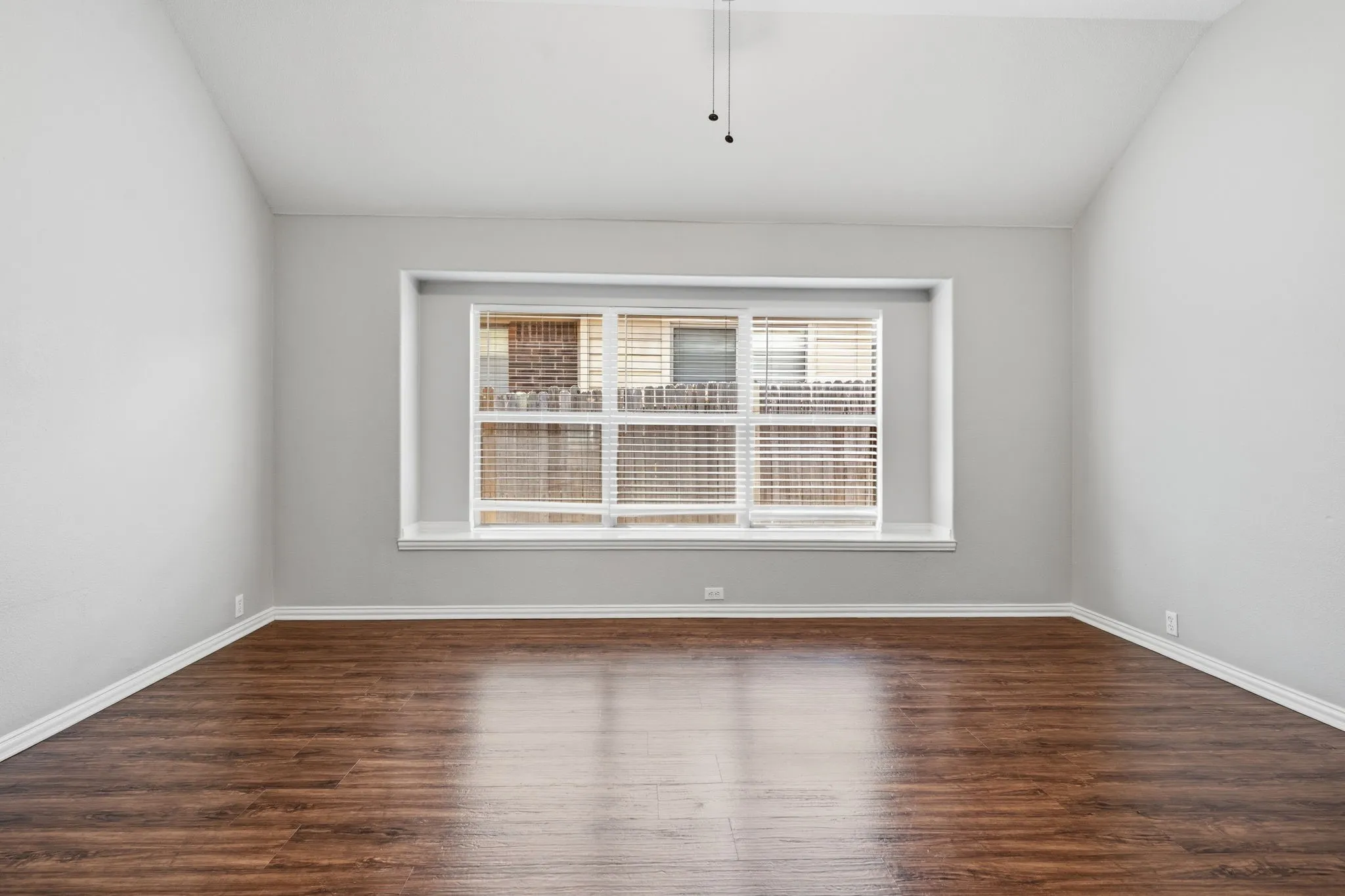 Single Family Residence For Sale in Tarrant County , 636 Brooks Street, Crowley, Texas 76036, 4 Bedroom, 2 Bathroom, 2 Garage spaces, 2,048 Sqft, built in 2006, mls#21359786, Real Estate Agent in Crowley, Homes For Sale in Tarrant county, Homes For Sale in Crowley, Realtor in Crowley Texas, Real Estate Brokerage Independent Realty Texas, Luminita Cordes Realtor