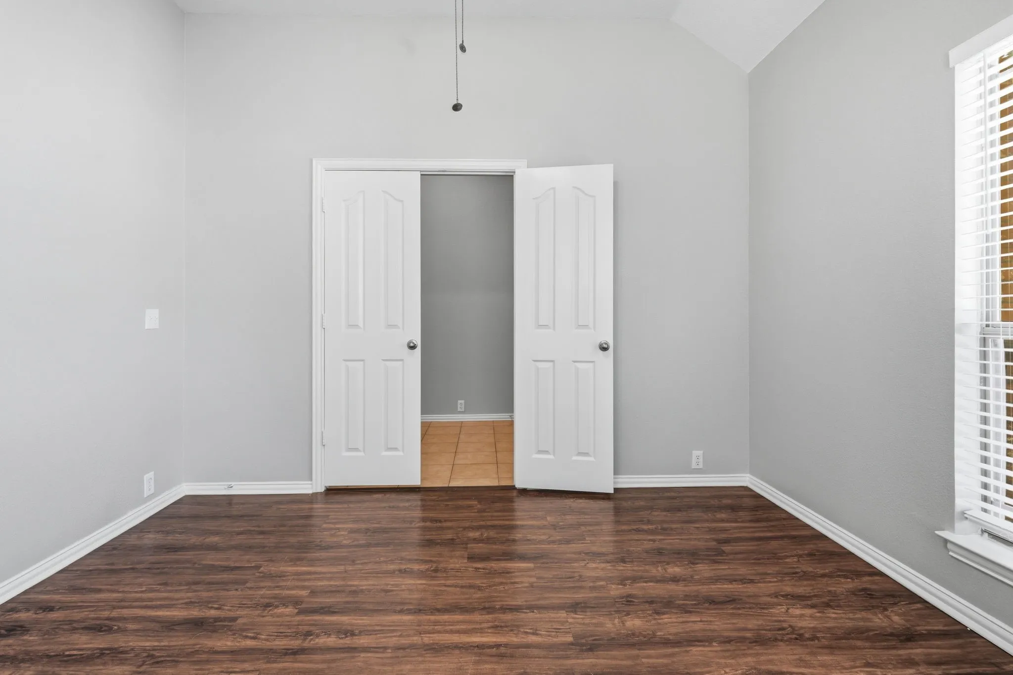 Single Family Residence For Sale in Tarrant County , 636 Brooks Street, Crowley, Texas 76036, 4 Bedroom, 2 Bathroom, 2 Garage spaces, 2,048 Sqft, built in 2006, mls#21359786, Real Estate Agent in Crowley, Homes For Sale in Tarrant county, Homes For Sale in Crowley, Realtor in Crowley Texas, Real Estate Brokerage Independent Realty Texas, Luminita Cordes Realtor