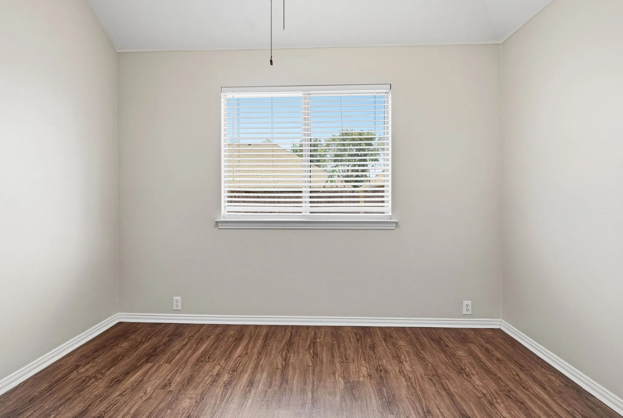 Single Family Residence For Sale in Tarrant County , 636 Brooks Street, Crowley, Texas 76036, 4 Bedroom, 2 Bathroom, 2 Garage spaces, 2,048 Sqft, built in 2006, mls#21359786, Real Estate Agent in Crowley, Homes For Sale in Tarrant county, Homes For Sale in Crowley, Realtor in Crowley Texas, Real Estate Brokerage Independent Realty Texas, Luminita Cordes Realtor