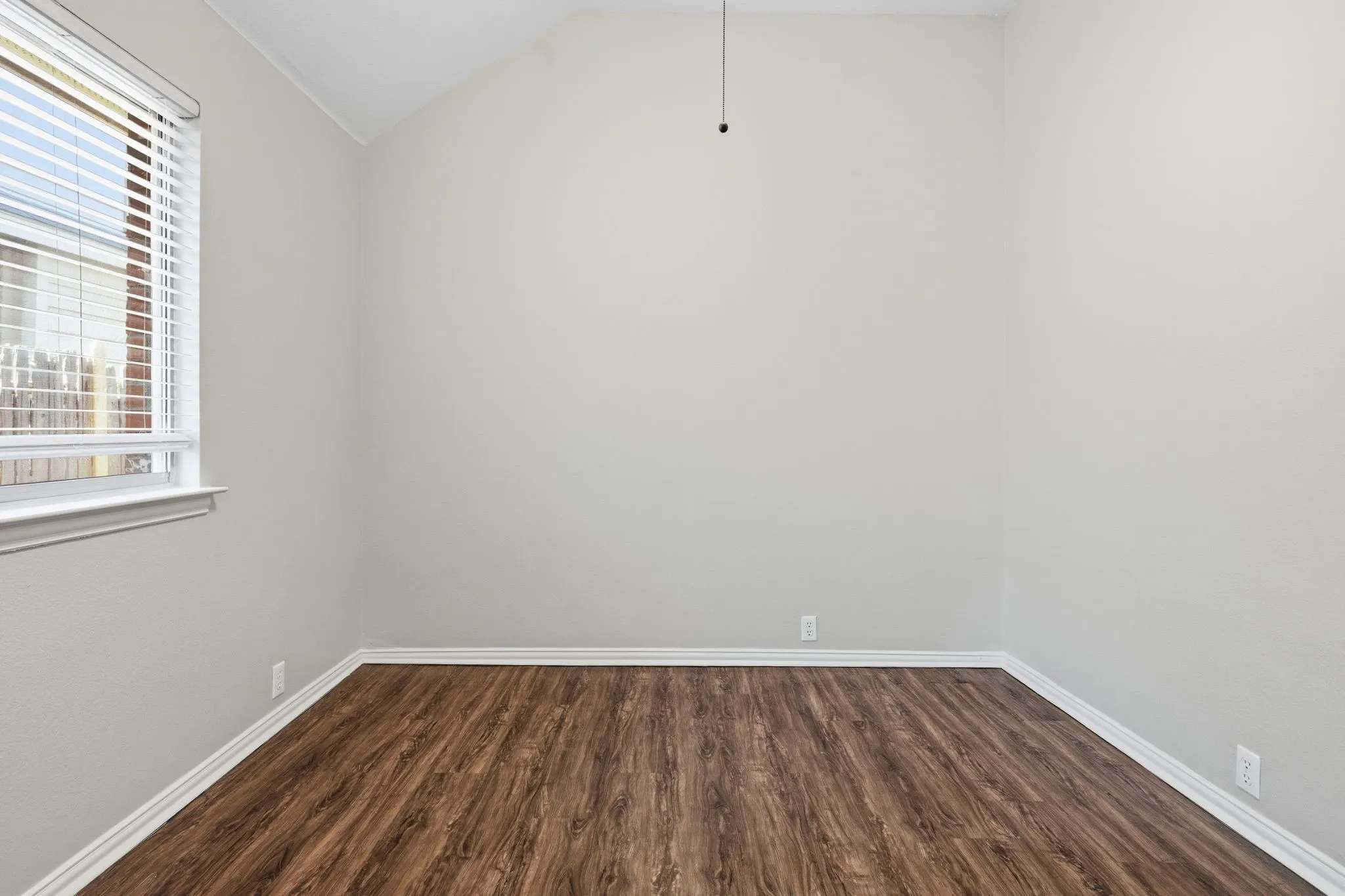 Single Family Residence For Sale in Tarrant County , 636 Brooks Street, Crowley, Texas 76036, 4 Bedroom, 2 Bathroom, 2 Garage spaces, 2,048 Sqft, built in 2006, mls#21359786, Real Estate Agent in Crowley, Homes For Sale in Tarrant county, Homes For Sale in Crowley, Realtor in Crowley Texas, Real Estate Brokerage Independent Realty Texas, Luminita Cordes Realtor