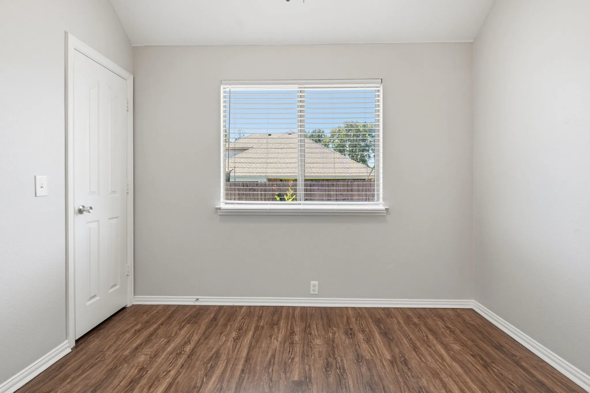 Single Family Residence For Sale in Tarrant County , 636 Brooks Street, Crowley, Texas 76036, 4 Bedroom, 2 Bathroom, 2 Garage spaces, 2,048 Sqft, built in 2006, mls#21359786, Real Estate Agent in Crowley, Homes For Sale in Tarrant county, Homes For Sale in Crowley, Realtor in Crowley Texas, Real Estate Brokerage Independent Realty Texas, Luminita Cordes Realtor