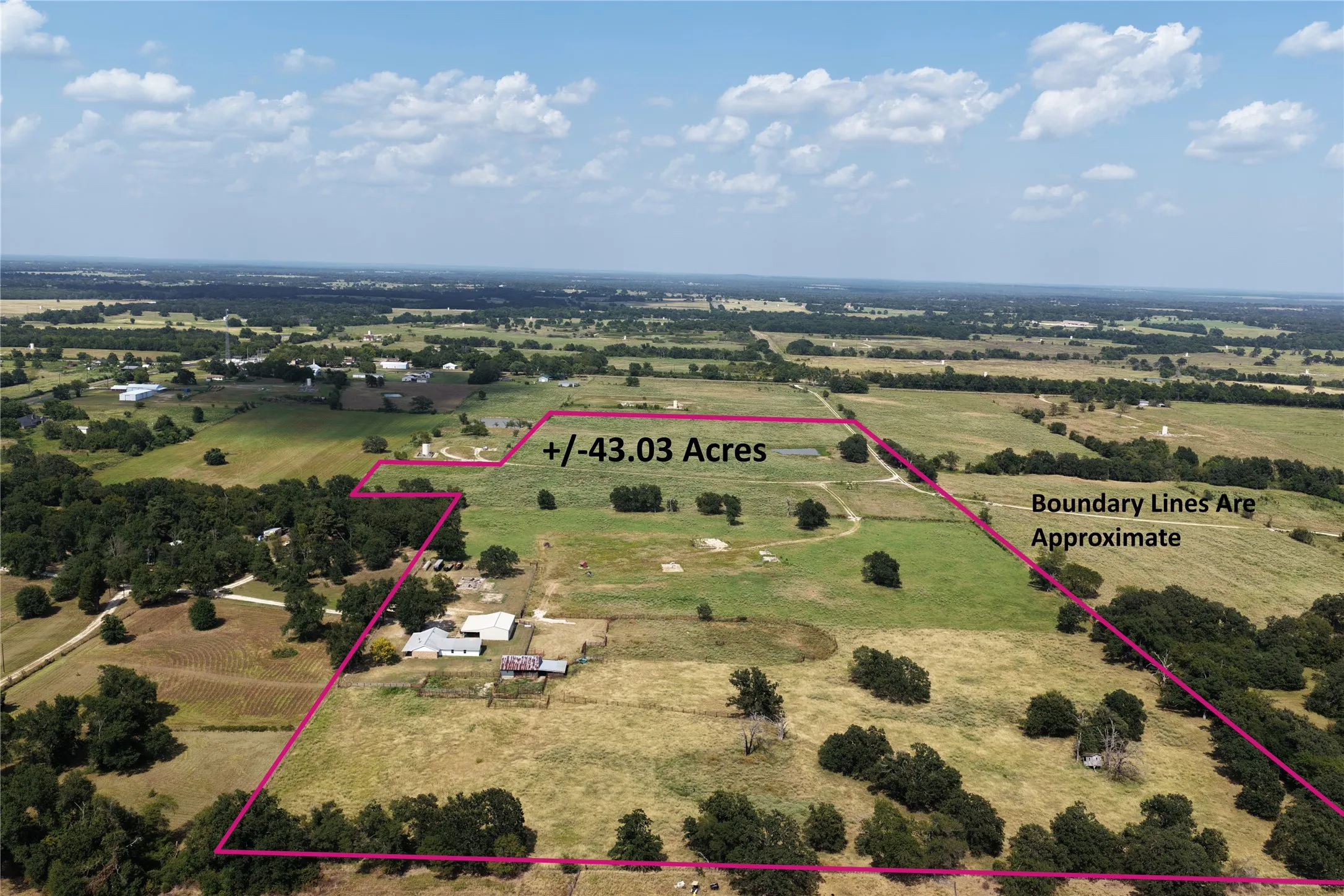 Single Family Residence For Sale in Freestone County , 110 Private Road 749, Donie, Texas 75838, 3 Bedroom, 3 Bathroom, Garage spaces, 2,148 Sqft, built in 1980, Price $725,000, mls#21361699, Real Estate Agent in Donie, Homes For Sale in Freestone county, Homes For Sale in Donie, Realtor in Donie Texas, Real Estate Brokerage Independent Realty Texas, Luminita Cordes Realtor