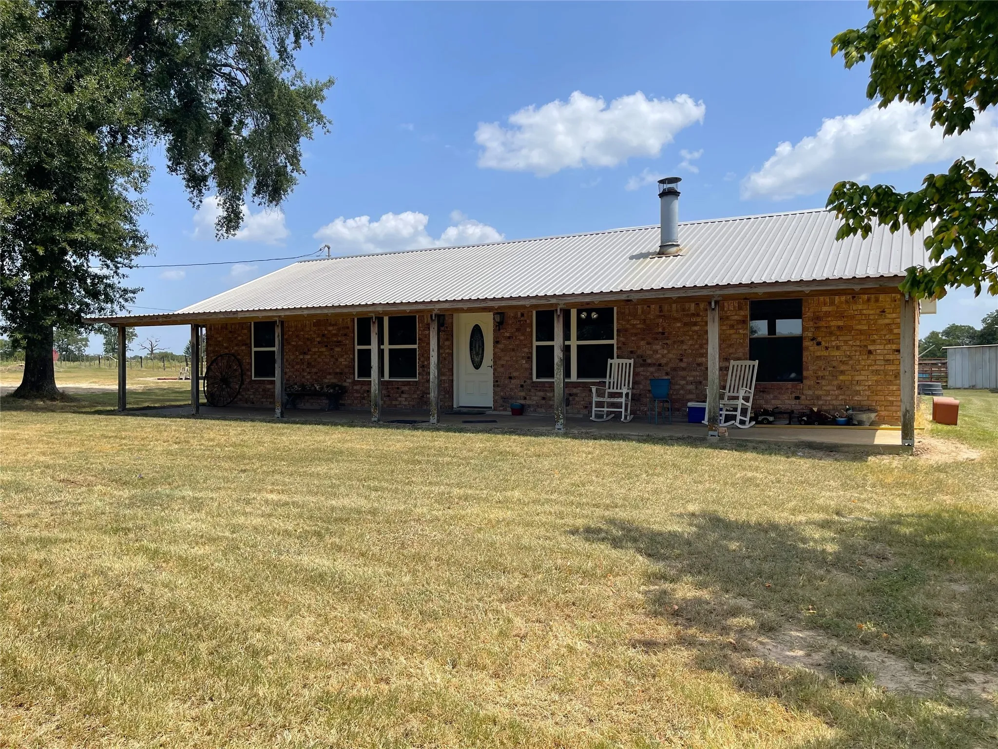 Single Family Residence For Sale in Freestone County , 110 Private Road 749, Donie, Texas 75838, 3 Bedroom, 3 Bathroom, Garage spaces, 2,148 Sqft, built in 1980, Price $725,000, mls#21361699, Real Estate Agent in Donie, Homes For Sale in Freestone county, Homes For Sale in Donie, Realtor in Donie Texas, Real Estate Brokerage Independent Realty Texas, Luminita Cordes Realtor