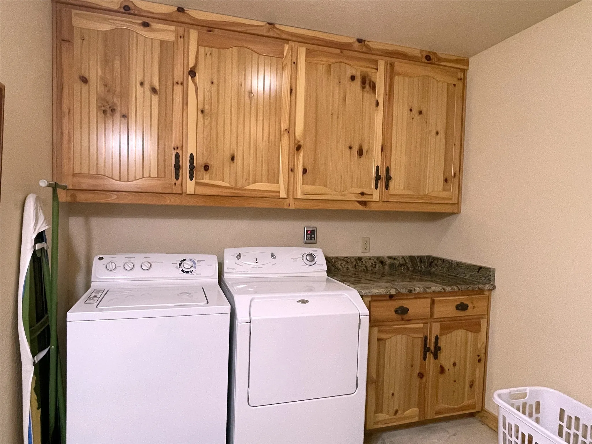 Single Family Residence For Sale in Freestone County , 110 Private Road 749, Donie, Texas 75838, 3 Bedroom, 3 Bathroom, Garage spaces, 2,148 Sqft, built in 1980, Price $725,000, mls#21361699, Real Estate Agent in Donie, Homes For Sale in Freestone county, Homes For Sale in Donie, Realtor in Donie Texas, Real Estate Brokerage Independent Realty Texas, Luminita Cordes Realtor
