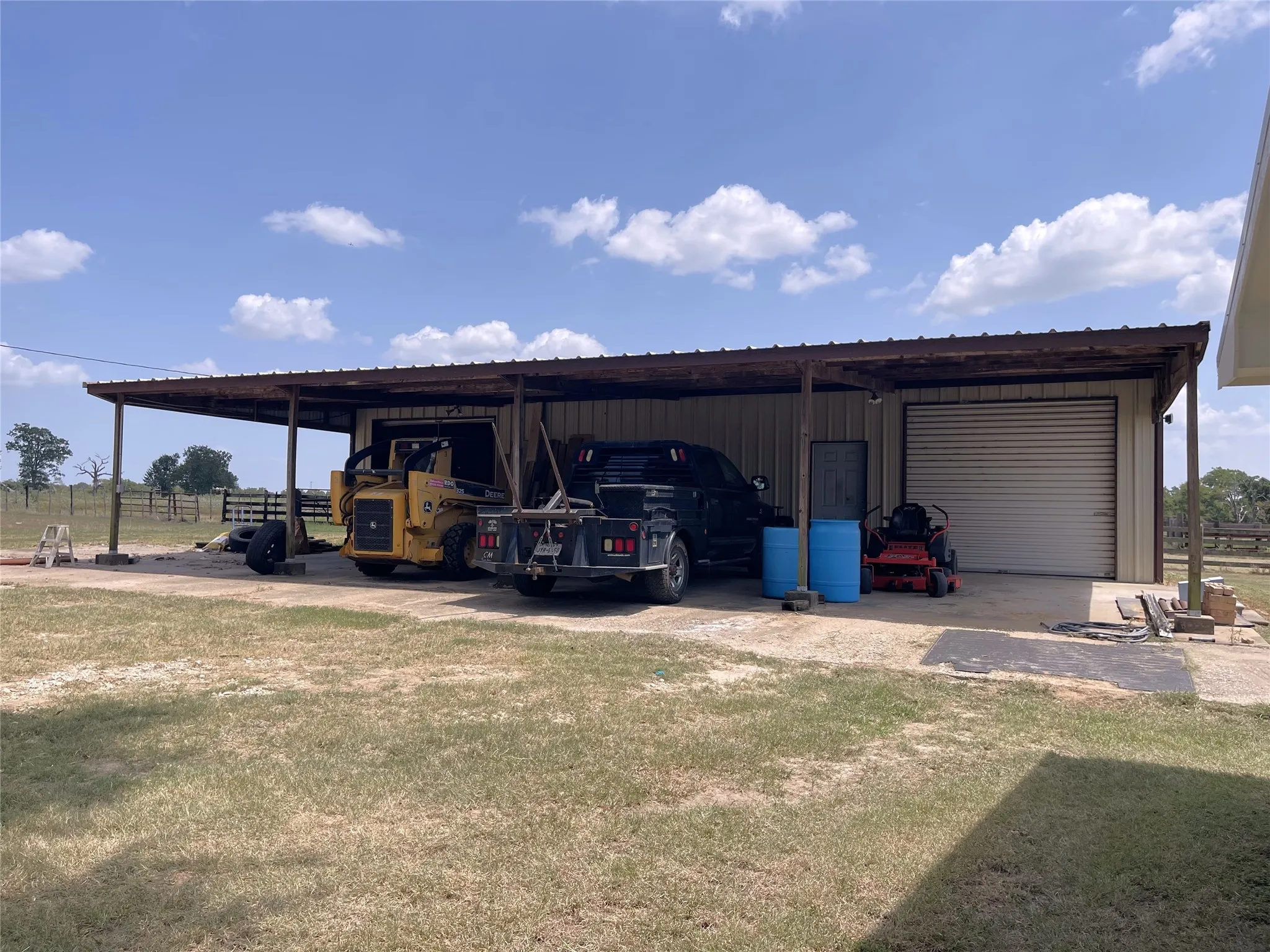 Single Family Residence For Sale in Freestone County , 110 Private Road 749, Donie, Texas 75838, 3 Bedroom, 3 Bathroom, Garage spaces, 2,148 Sqft, built in 1980, Price $725,000, mls#21361699, Real Estate Agent in Donie, Homes For Sale in Freestone county, Homes For Sale in Donie, Realtor in Donie Texas, Real Estate Brokerage Independent Realty Texas, Luminita Cordes Realtor