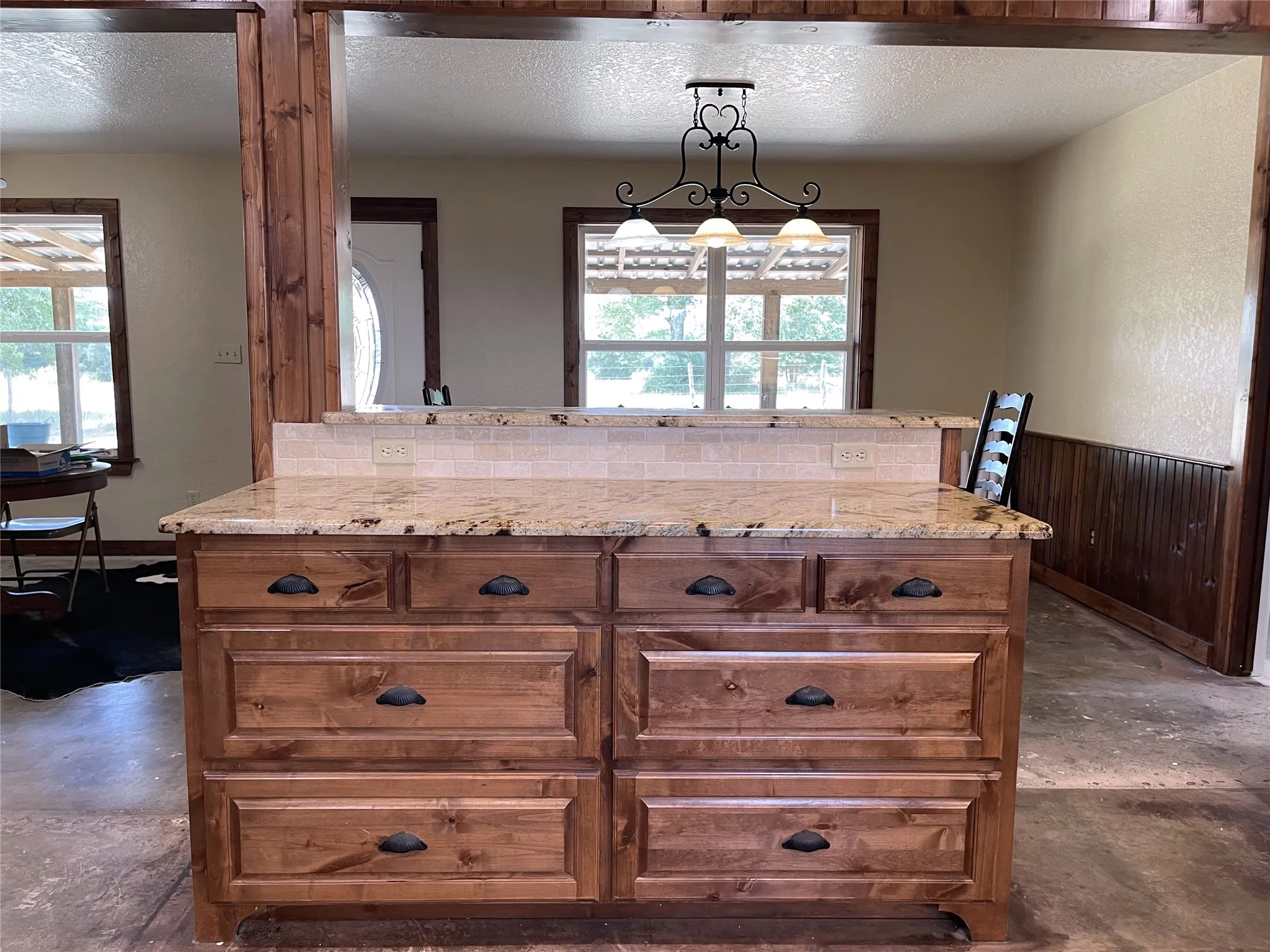 Single Family Residence For Sale in Freestone County , 110 Private Road 749, Donie, Texas 75838, 3 Bedroom, 3 Bathroom, Garage spaces, 2,148 Sqft, built in 1980, Price $725,000, mls#21361699, Real Estate Agent in Donie, Homes For Sale in Freestone county, Homes For Sale in Donie, Realtor in Donie Texas, Real Estate Brokerage Independent Realty Texas, Luminita Cordes Realtor