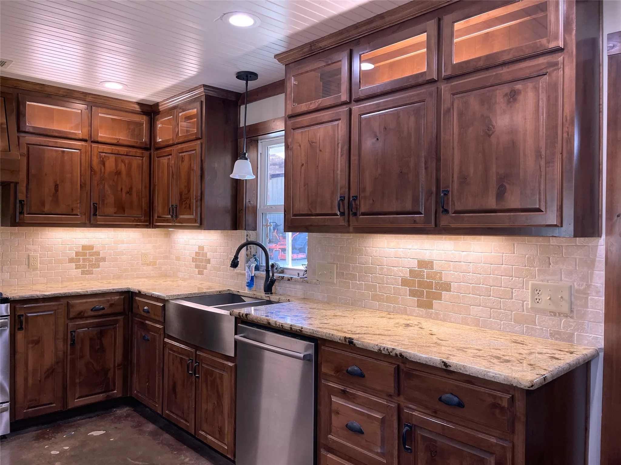 Single Family Residence For Sale in Freestone County , 110 Private Road 749, Donie, Texas 75838, 3 Bedroom, 3 Bathroom, Garage spaces, 2,148 Sqft, built in 1980, Price $725,000, mls#21361699, Real Estate Agent in Donie, Homes For Sale in Freestone county, Homes For Sale in Donie, Realtor in Donie Texas, Real Estate Brokerage Independent Realty Texas, Luminita Cordes Realtor