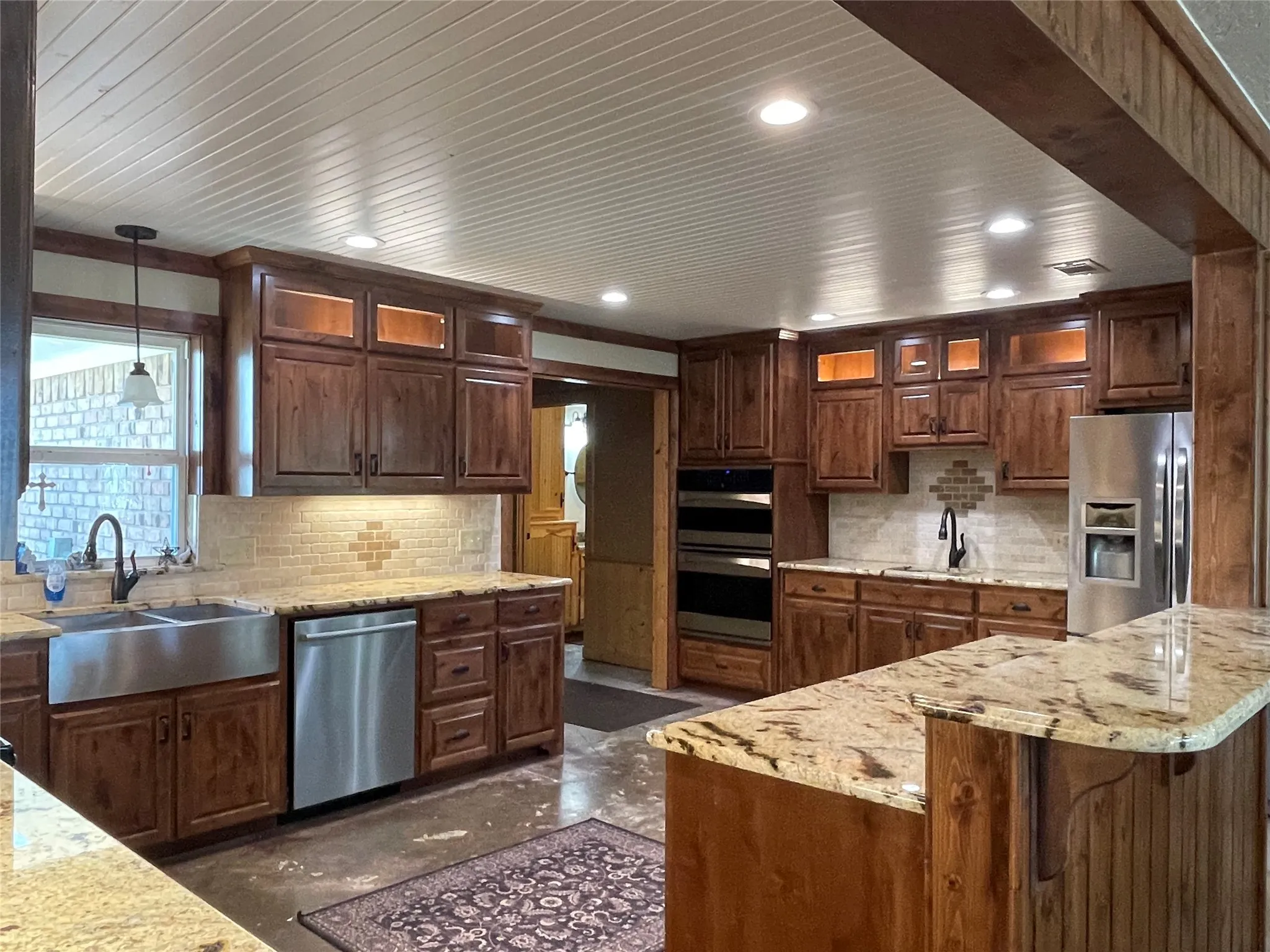 Single Family Residence For Sale in Freestone County , 110 Private Road 749, Donie, Texas 75838, 3 Bedroom, 3 Bathroom, Garage spaces, 2,148 Sqft, built in 1980, Price $725,000, mls#21361699, Real Estate Agent in Donie, Homes For Sale in Freestone county, Homes For Sale in Donie, Realtor in Donie Texas, Real Estate Brokerage Independent Realty Texas, Luminita Cordes Realtor