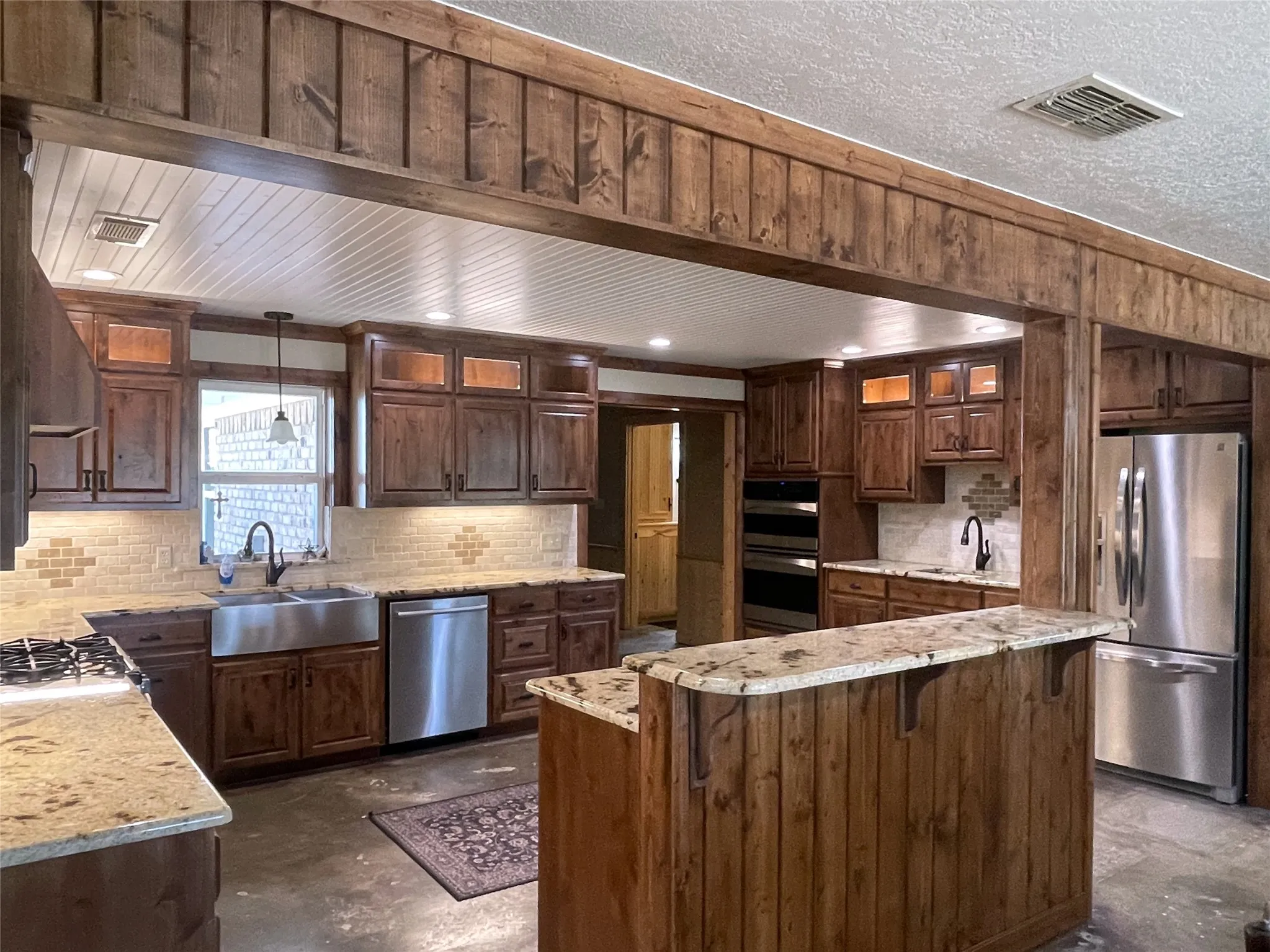 Single Family Residence For Sale in Freestone County , 110 Private Road 749, Donie, Texas 75838, 3 Bedroom, 3 Bathroom, Garage spaces, 2,148 Sqft, built in 1980, Price $725,000, mls#21361699, Real Estate Agent in Donie, Homes For Sale in Freestone county, Homes For Sale in Donie, Realtor in Donie Texas, Real Estate Brokerage Independent Realty Texas, Luminita Cordes Realtor