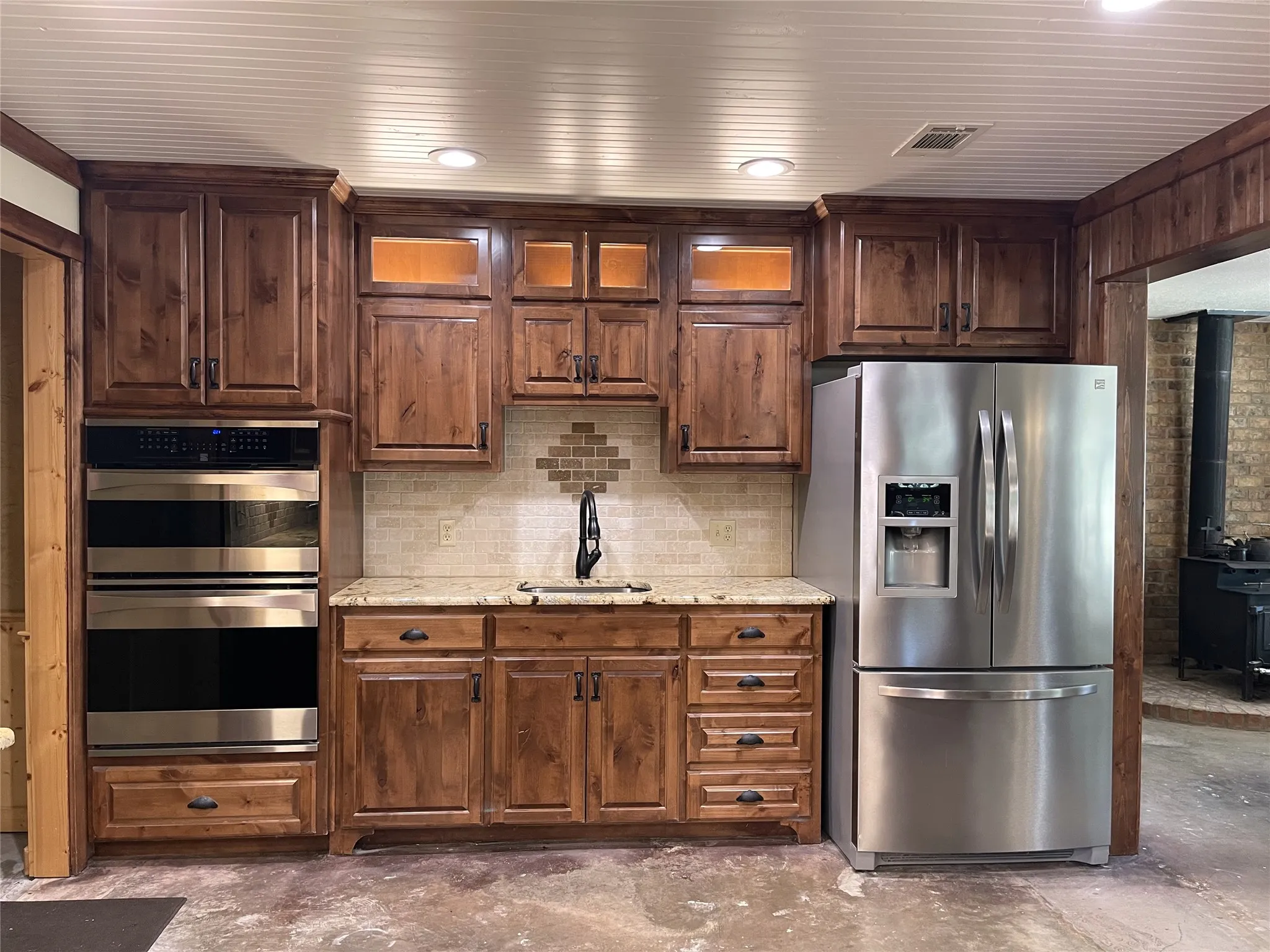 Single Family Residence For Sale in Freestone County , 110 Private Road 749, Donie, Texas 75838, 3 Bedroom, 3 Bathroom, Garage spaces, 2,148 Sqft, built in 1980, Price $725,000, mls#21361699, Real Estate Agent in Donie, Homes For Sale in Freestone county, Homes For Sale in Donie, Realtor in Donie Texas, Real Estate Brokerage Independent Realty Texas, Luminita Cordes Realtor