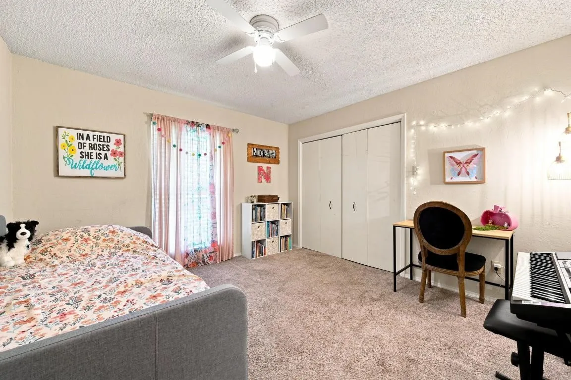 Single Family Residence For Sale in Mc Lennan County , 9909 Forest Shadows Drive, Woodway, Texas 76712, 4 Bedroom, 3 Bathroom, 2 Garage spaces, 2,299 Sqft, built in 1975, mls#21362729, Real Estate Agent in Woodway, Homes For Sale in Mc Lennan county, Homes For Sale in Woodway, Realtor in Woodway Texas, Real Estate Brokerage Independent Realty Texas, Luminita Cordes Realtor