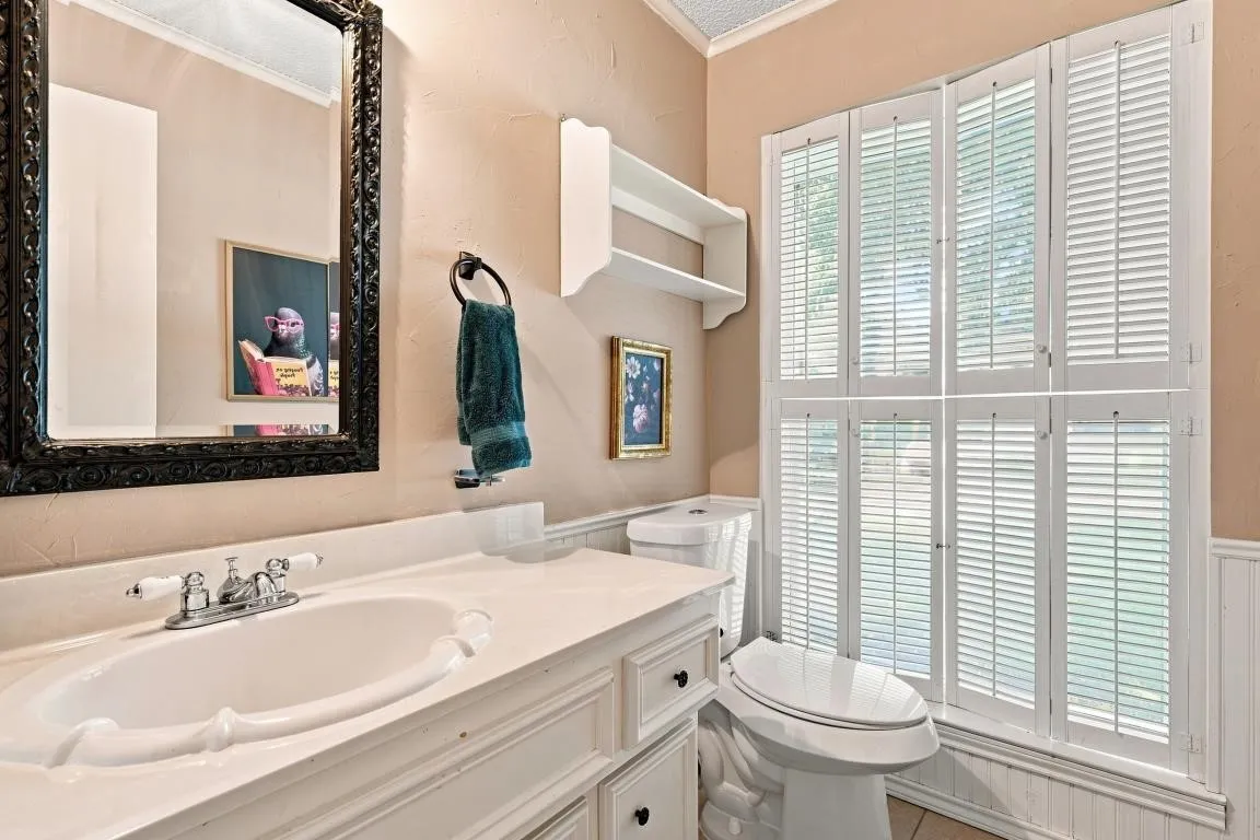 Single Family Residence For Sale in Mc Lennan County , 9909 Forest Shadows Drive, Woodway, Texas 76712, 4 Bedroom, 3 Bathroom, 2 Garage spaces, 2,299 Sqft, built in 1975, mls#21362729, Real Estate Agent in Woodway, Homes For Sale in Mc Lennan county, Homes For Sale in Woodway, Realtor in Woodway Texas, Real Estate Brokerage Independent Realty Texas, Luminita Cordes Realtor