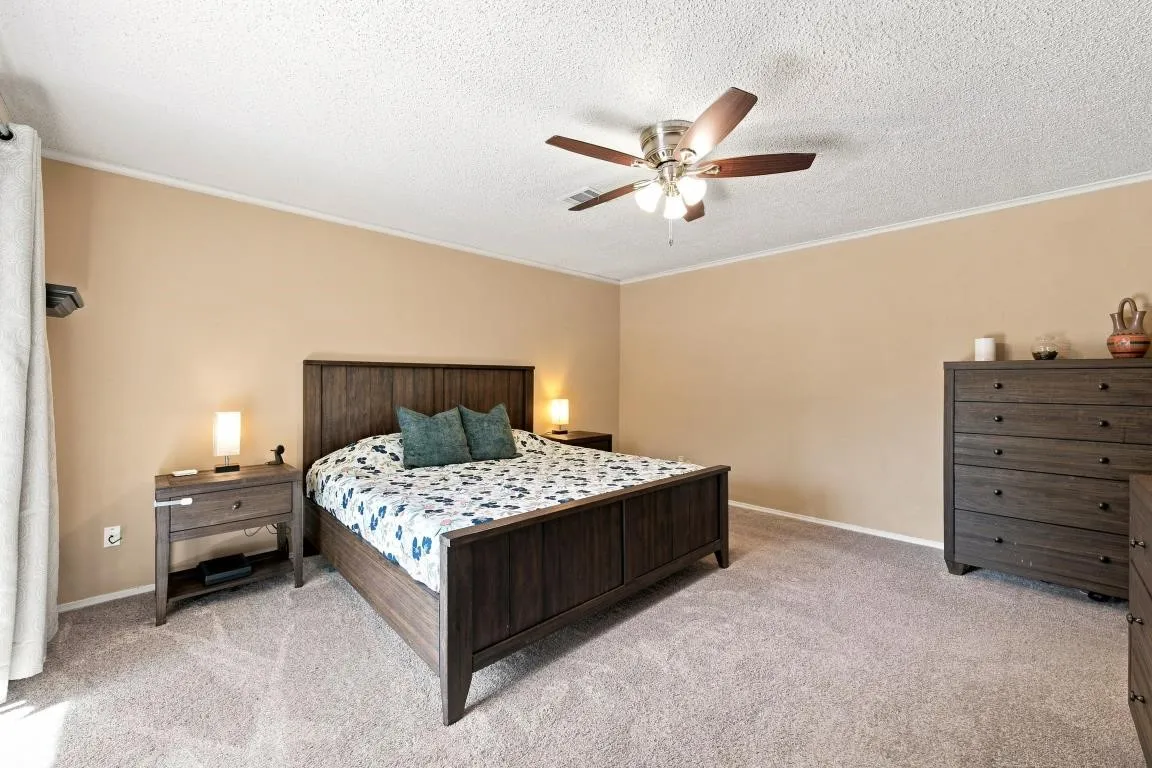 Single Family Residence For Sale in Mc Lennan County , 9909 Forest Shadows Drive, Woodway, Texas 76712, 4 Bedroom, 3 Bathroom, 2 Garage spaces, 2,299 Sqft, built in 1975, mls#21362729, Real Estate Agent in Woodway, Homes For Sale in Mc Lennan county, Homes For Sale in Woodway, Realtor in Woodway Texas, Real Estate Brokerage Independent Realty Texas, Luminita Cordes Realtor