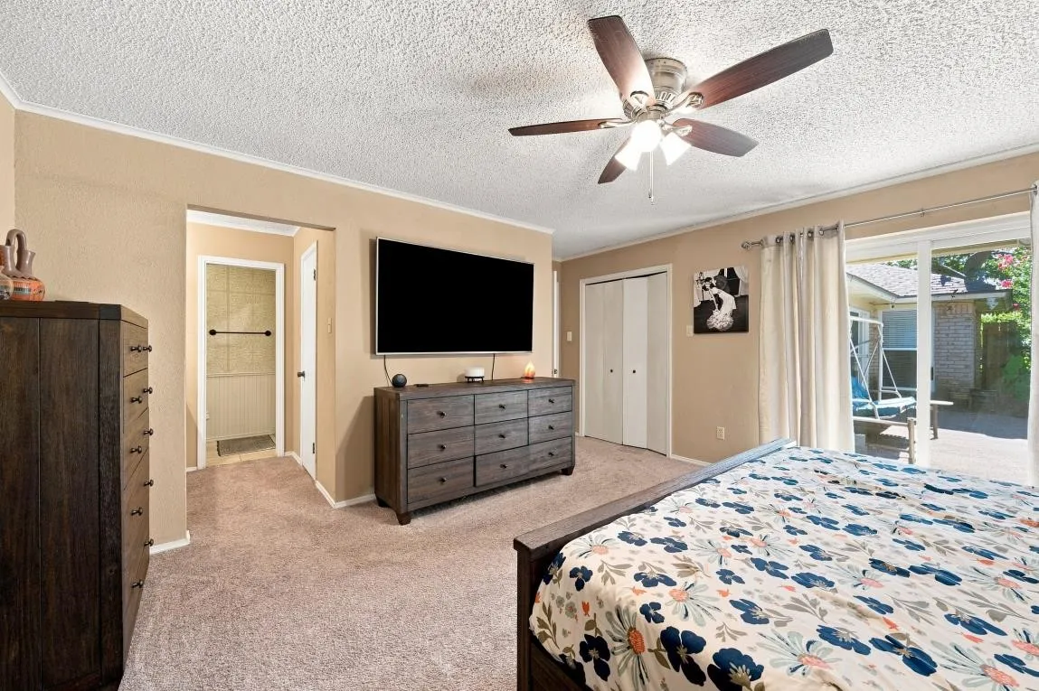 Single Family Residence For Sale in Mc Lennan County , 9909 Forest Shadows Drive, Woodway, Texas 76712, 4 Bedroom, 3 Bathroom, 2 Garage spaces, 2,299 Sqft, built in 1975, mls#21362729, Real Estate Agent in Woodway, Homes For Sale in Mc Lennan county, Homes For Sale in Woodway, Realtor in Woodway Texas, Real Estate Brokerage Independent Realty Texas, Luminita Cordes Realtor