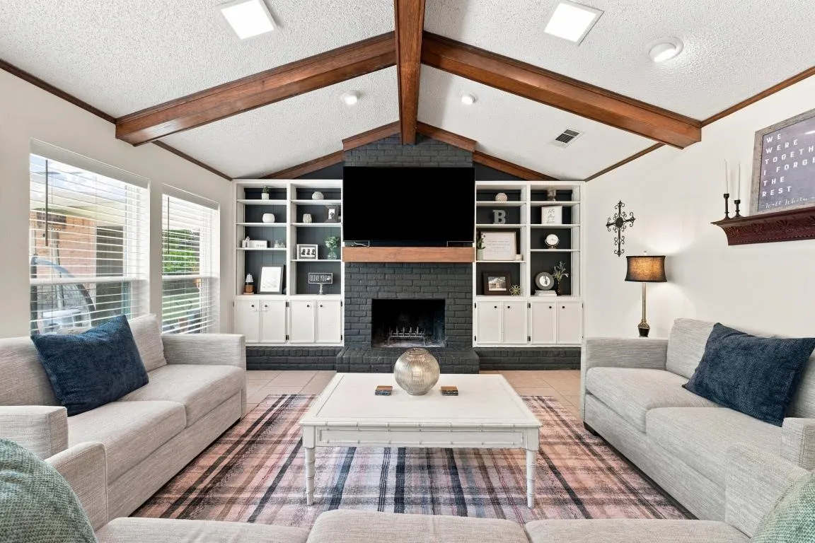 Single Family Residence For Sale in Mc Lennan County , 9909 Forest Shadows Drive, Woodway, Texas 76712, 4 Bedroom, 3 Bathroom, 2 Garage spaces, 2,299 Sqft, built in 1975, mls#21362729, Real Estate Agent in Woodway, Homes For Sale in Mc Lennan county, Homes For Sale in Woodway, Realtor in Woodway Texas, Real Estate Brokerage Independent Realty Texas, Luminita Cordes Realtor