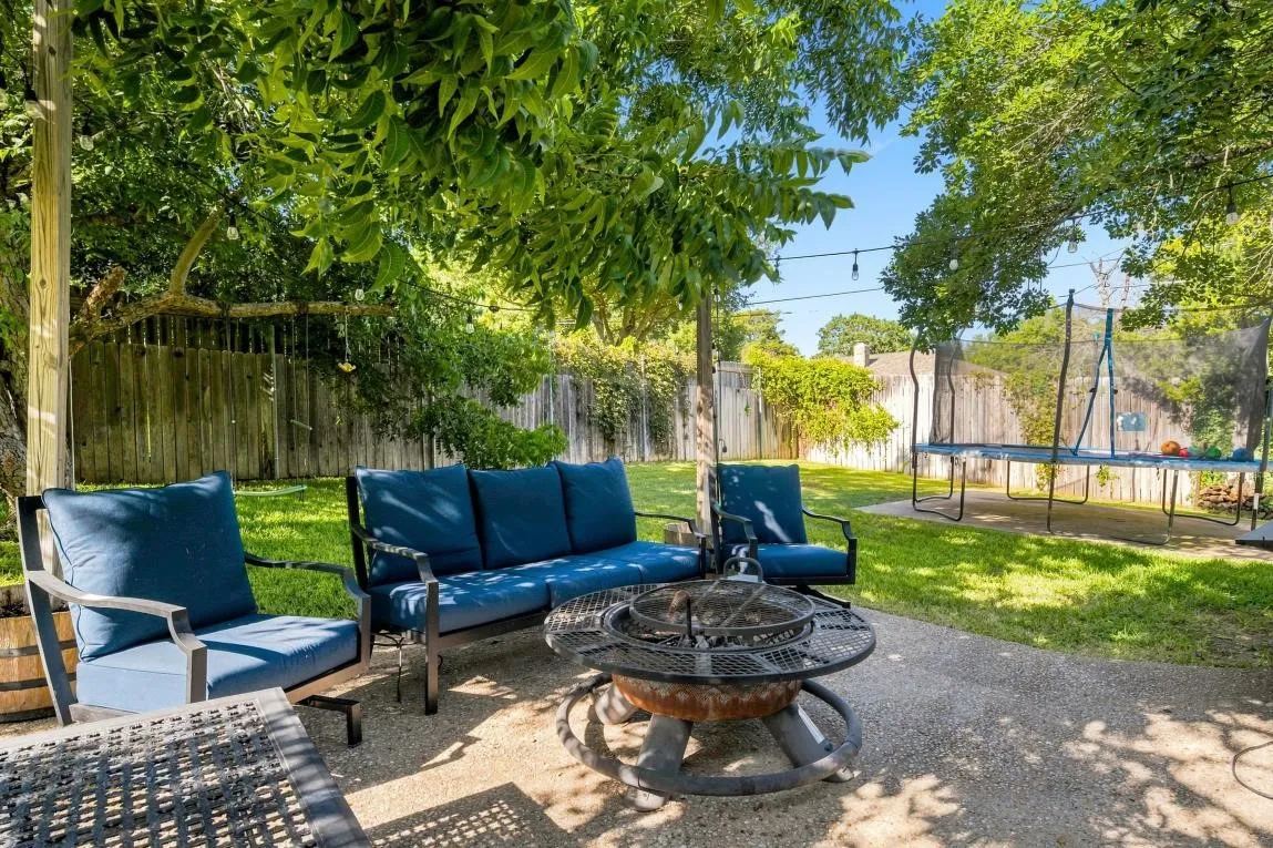 Single Family Residence For Sale in Mc Lennan County , 9909 Forest Shadows Drive, Woodway, Texas 76712, 4 Bedroom, 3 Bathroom, 2 Garage spaces, 2,299 Sqft, built in 1975, mls#21362729, Real Estate Agent in Woodway, Homes For Sale in Mc Lennan county, Homes For Sale in Woodway, Realtor in Woodway Texas, Real Estate Brokerage Independent Realty Texas, Luminita Cordes Realtor