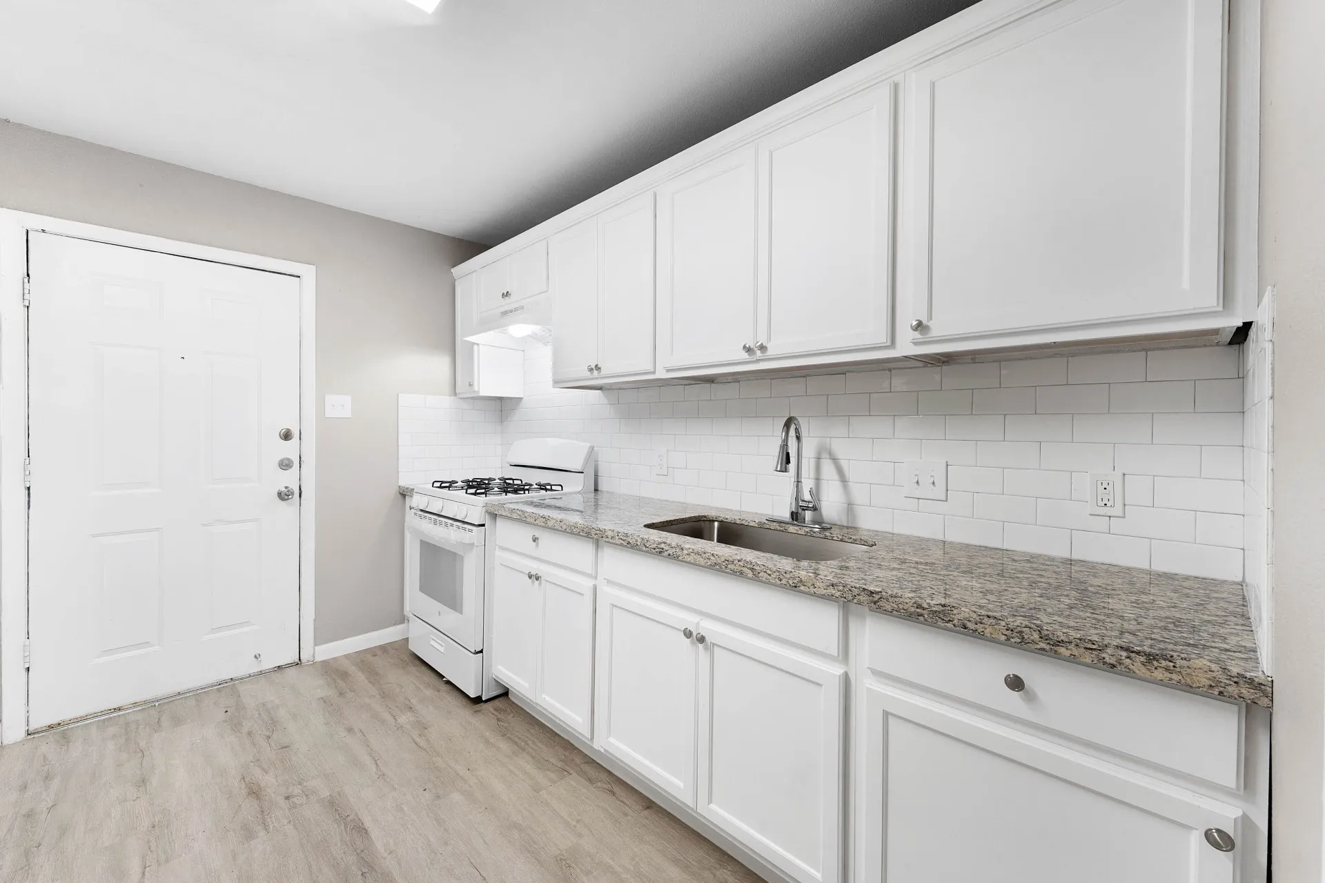 Apartment For Rent in Hunt County , 3430 Sockwell Boulevard 3462, Greenville, Texas 75401, 2 Bedroom, 1 Bathroom, Garage spaces, 920 Sqft, built in 1965, mls#21360126, Real Estate Agent in Greenville, Homes For Rent in Hunt county, Homes For Rent in Greenville, Realtor in Greenville Texas, Real Estate Brokerage Independent Realty Texas, Luminita Cordes Realtor