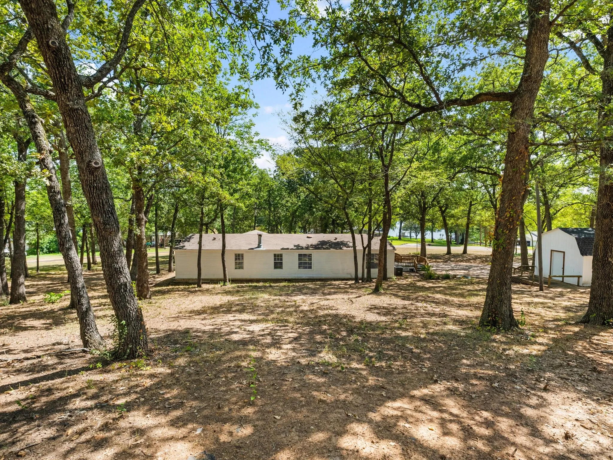 Mobile Home For Sale in Freestone County , 251 Knights Circle, Streetman, Texas 75859, 3 Bedroom, 2 Bathroom, Garage spaces, 1,880 Sqft, built in 1995, mls#21362091, Real Estate Agent in Streetman, Homes For Sale in Freestone county, Homes For Sale in Streetman, Realtor in Streetman Texas, Real Estate Brokerage Independent Realty Texas, Luminita Cordes Realtor