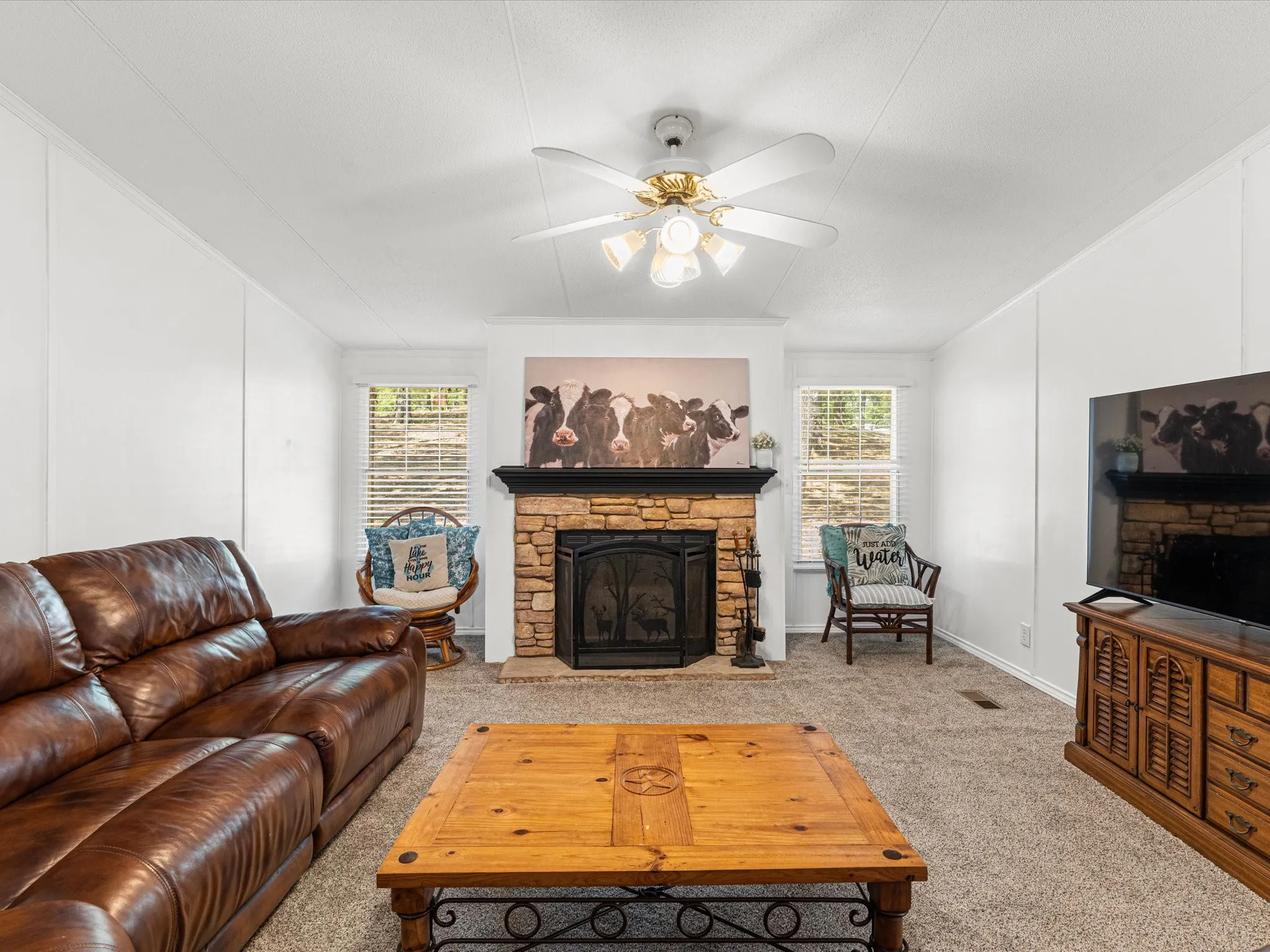Mobile Home For Sale in Freestone County , 251 Knights Circle, Streetman, Texas 75859, 3 Bedroom, 2 Bathroom, Garage spaces, 1,880 Sqft, built in 1995, mls#21362091, Real Estate Agent in Streetman, Homes For Sale in Freestone county, Homes For Sale in Streetman, Realtor in Streetman Texas, Real Estate Brokerage Independent Realty Texas, Luminita Cordes Realtor