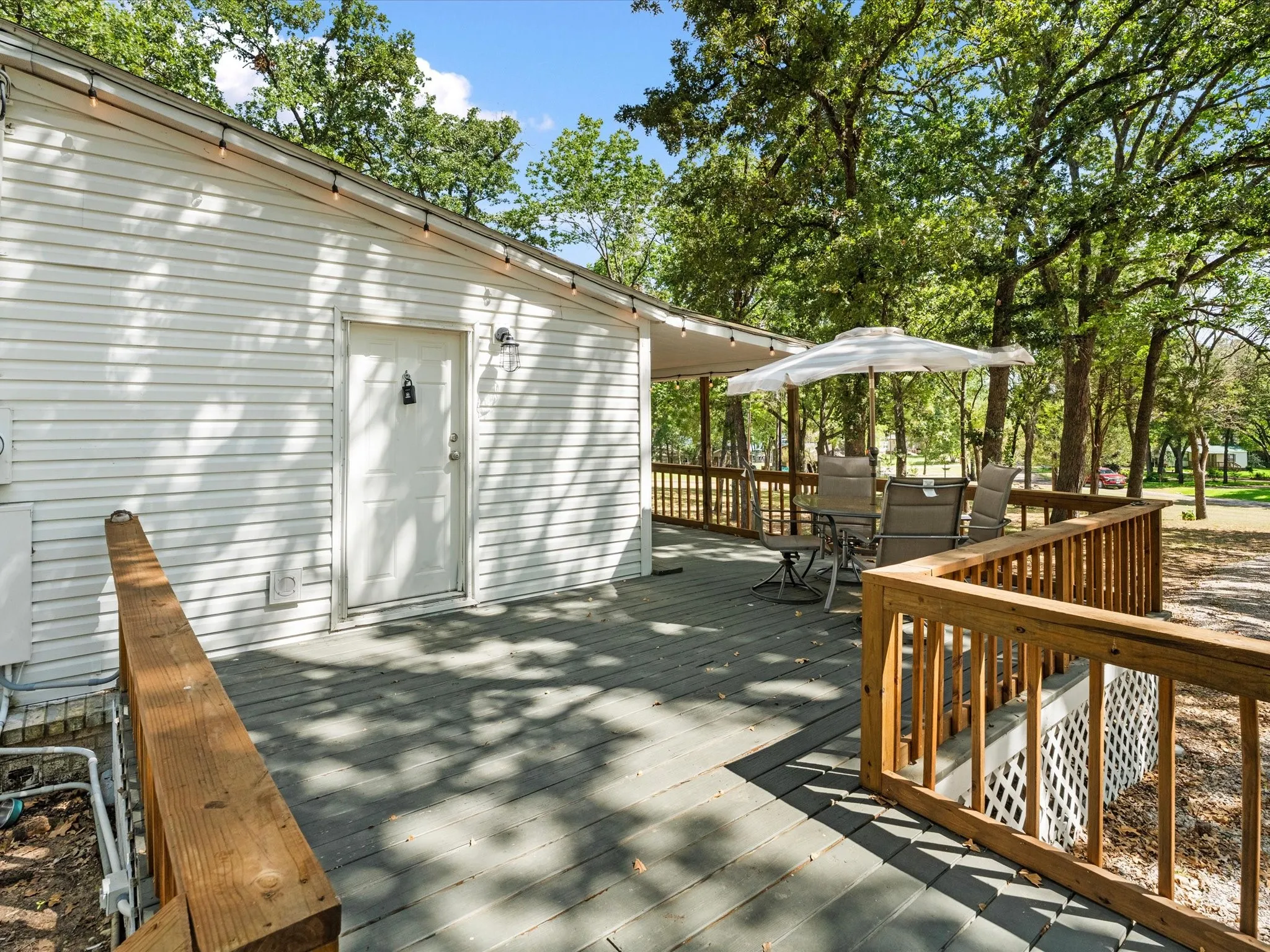 Mobile Home For Sale in Freestone County , 251 Knights Circle, Streetman, Texas 75859, 3 Bedroom, 2 Bathroom, Garage spaces, 1,880 Sqft, built in 1995, mls#21362091, Real Estate Agent in Streetman, Homes For Sale in Freestone county, Homes For Sale in Streetman, Realtor in Streetman Texas, Real Estate Brokerage Independent Realty Texas, Luminita Cordes Realtor