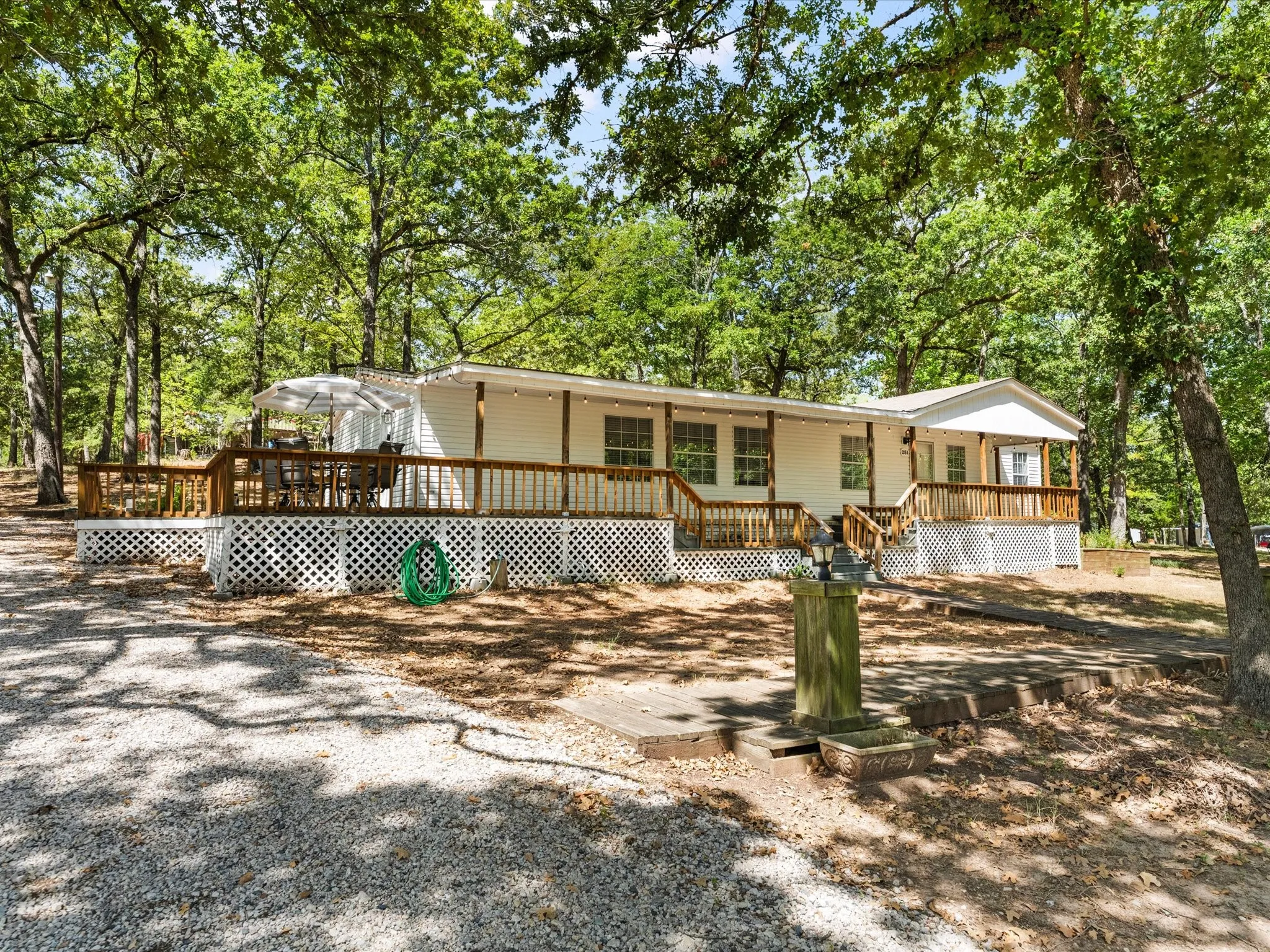 Mobile Home For Sale in Freestone County , 251 Knights Circle, Streetman, Texas 75859, 3 Bedroom, 2 Bathroom, Garage spaces, 1,880 Sqft, built in 1995, mls#21362091, Real Estate Agent in Streetman, Homes For Sale in Freestone county, Homes For Sale in Streetman, Realtor in Streetman Texas, Real Estate Brokerage Independent Realty Texas, Luminita Cordes Realtor