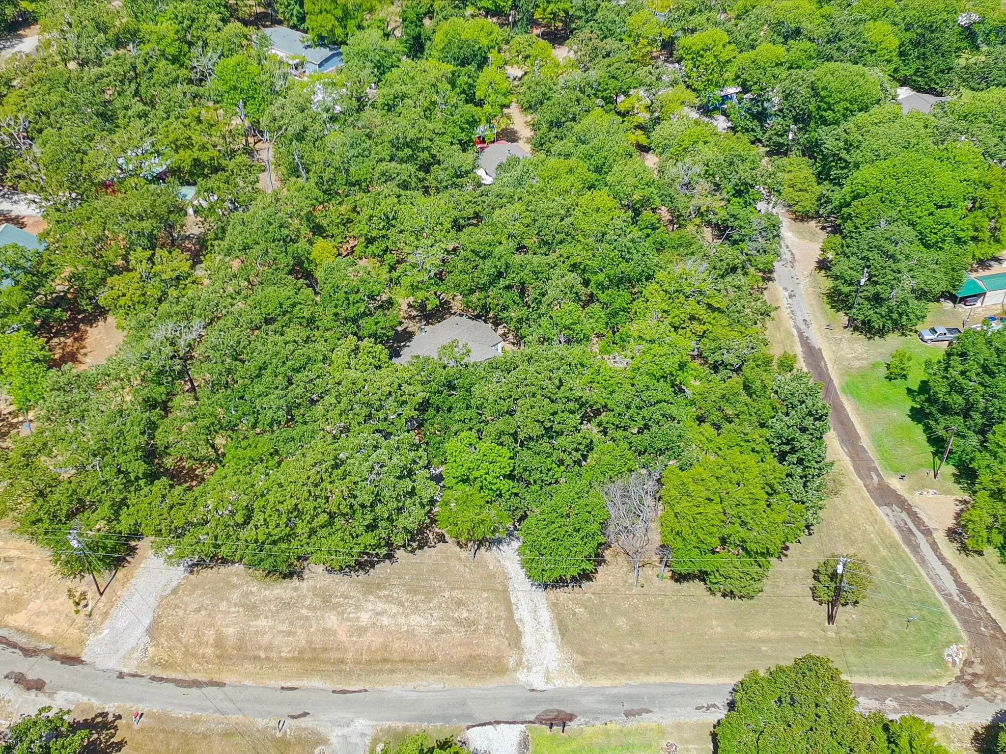 Mobile Home For Sale in Freestone County , 251 Knights Circle, Streetman, Texas 75859, 3 Bedroom, 2 Bathroom, Garage spaces, 1,880 Sqft, built in 1995, mls#21362091, Real Estate Agent in Streetman, Homes For Sale in Freestone county, Homes For Sale in Streetman, Realtor in Streetman Texas, Real Estate Brokerage Independent Realty Texas, Luminita Cordes Realtor