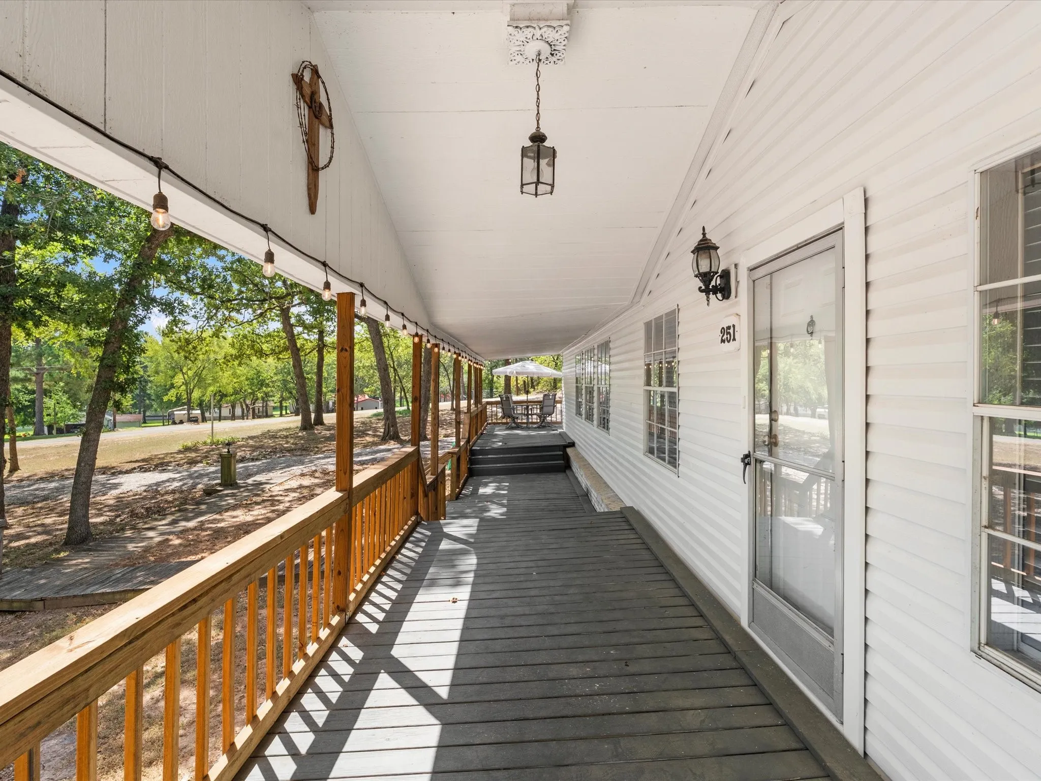 Mobile Home For Sale in Freestone County , 251 Knights Circle, Streetman, Texas 75859, 3 Bedroom, 2 Bathroom, Garage spaces, 1,880 Sqft, built in 1995, mls#21362091, Real Estate Agent in Streetman, Homes For Sale in Freestone county, Homes For Sale in Streetman, Realtor in Streetman Texas, Real Estate Brokerage Independent Realty Texas, Luminita Cordes Realtor