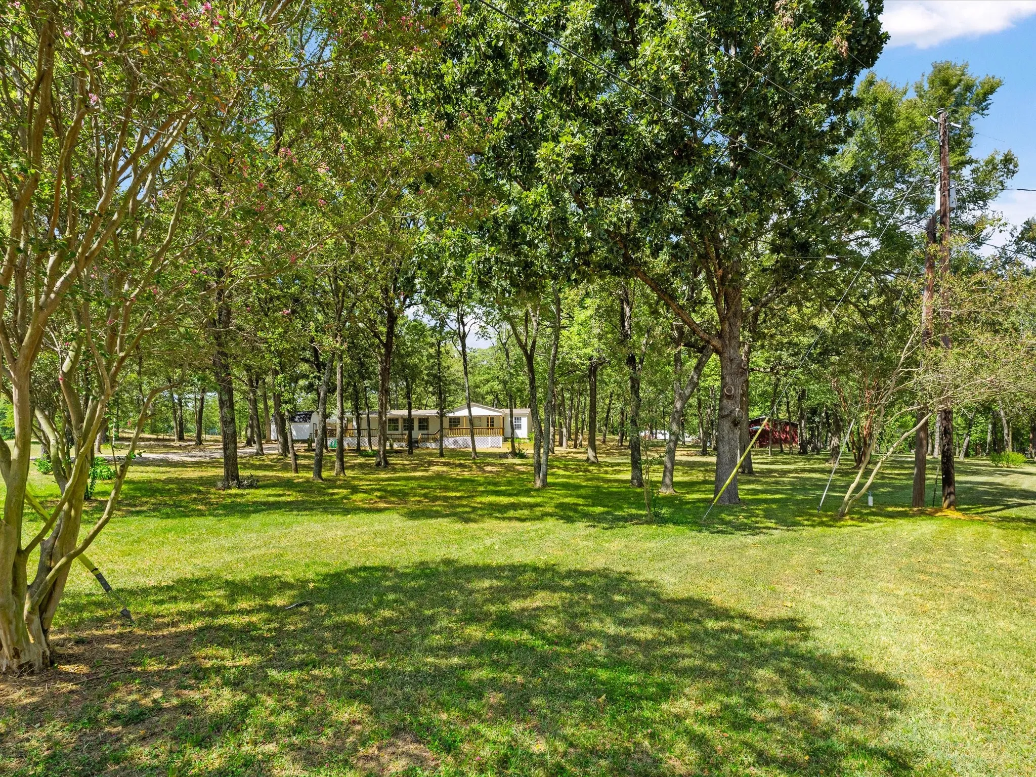 Mobile Home For Sale in Freestone County , 251 Knights Circle, Streetman, Texas 75859, 3 Bedroom, 2 Bathroom, Garage spaces, 1,880 Sqft, built in 1995, mls#21362091, Real Estate Agent in Streetman, Homes For Sale in Freestone county, Homes For Sale in Streetman, Realtor in Streetman Texas, Real Estate Brokerage Independent Realty Texas, Luminita Cordes Realtor