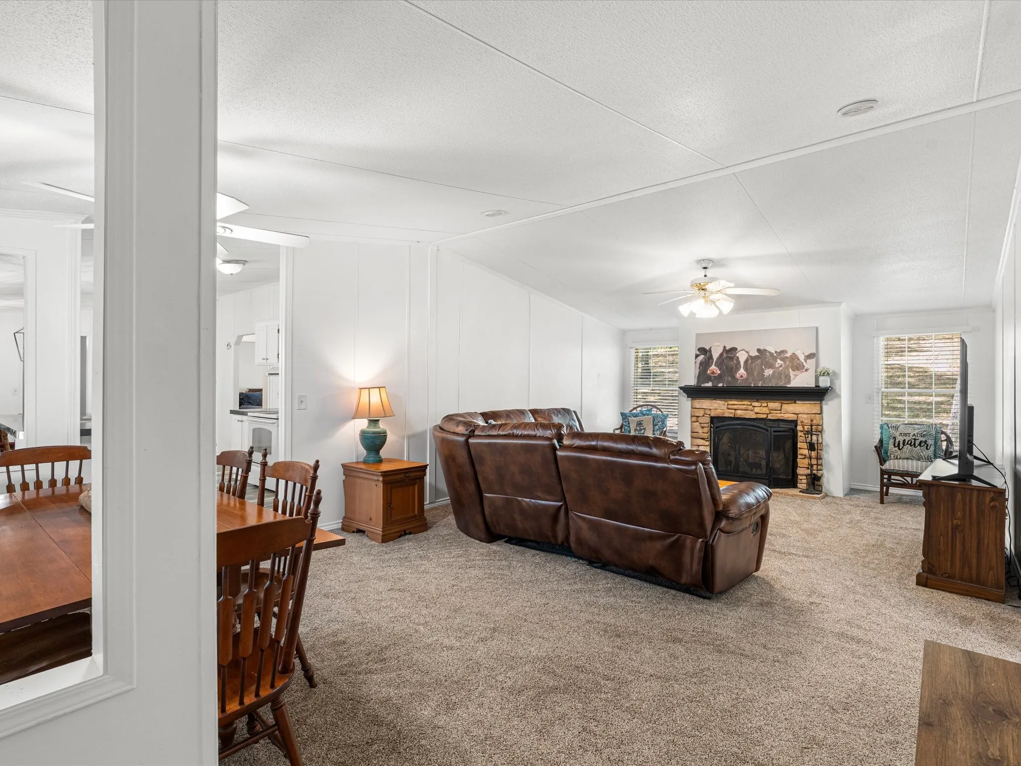 Mobile Home For Sale in Freestone County , 251 Knights Circle, Streetman, Texas 75859, 3 Bedroom, 2 Bathroom, Garage spaces, 1,880 Sqft, built in 1995, mls#21362091, Real Estate Agent in Streetman, Homes For Sale in Freestone county, Homes For Sale in Streetman, Realtor in Streetman Texas, Real Estate Brokerage Independent Realty Texas, Luminita Cordes Realtor